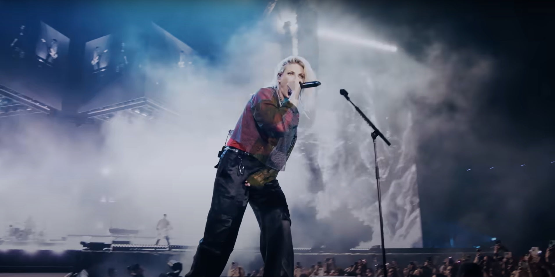 Linkin Park: Official Live Video For "Two Faced" Is Out!