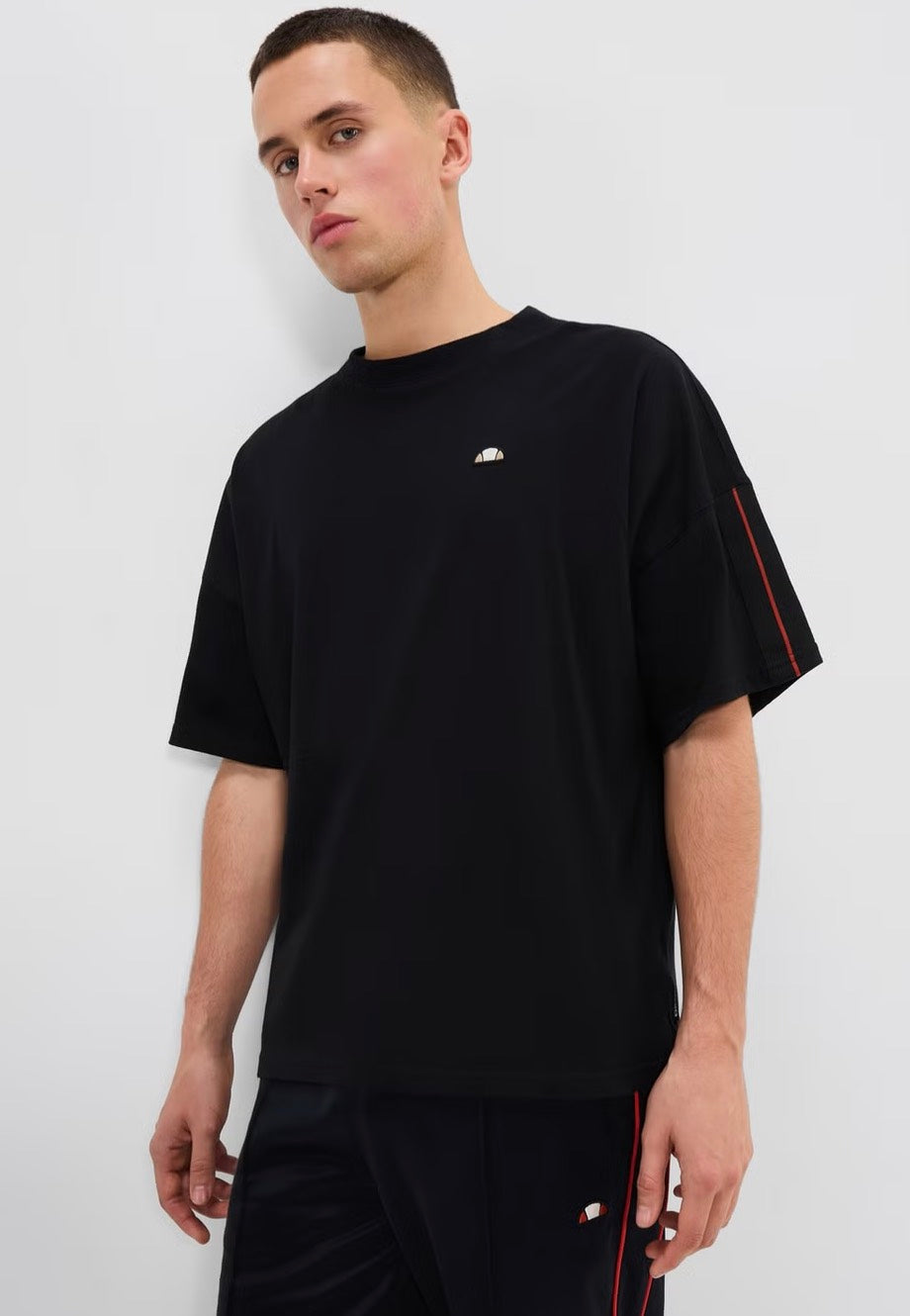 Ellesse - Savelli Black - T-Shirt | Men-Image