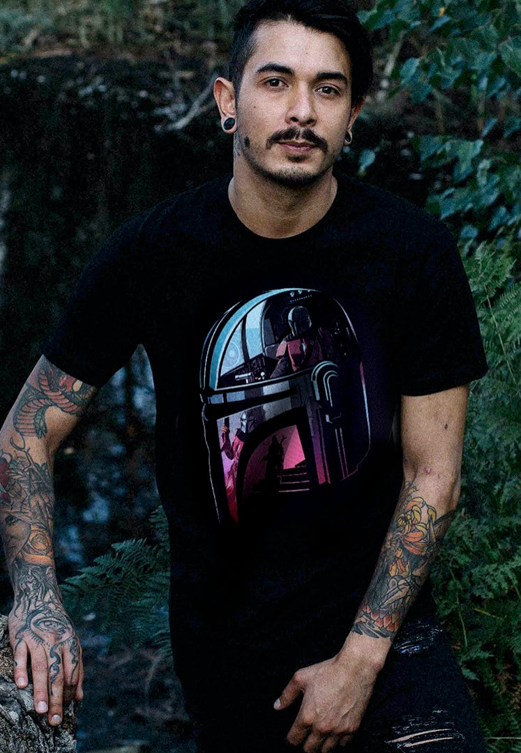 The Mandalorian - Mandalore Helmet Reflection - T-Shirt | Men-Image