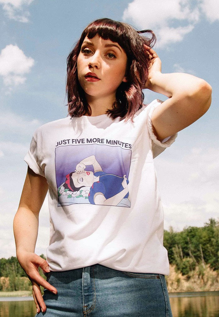 Snow White And The Seven Dwarfs - Snooze White - T-Shirt | Women-Image