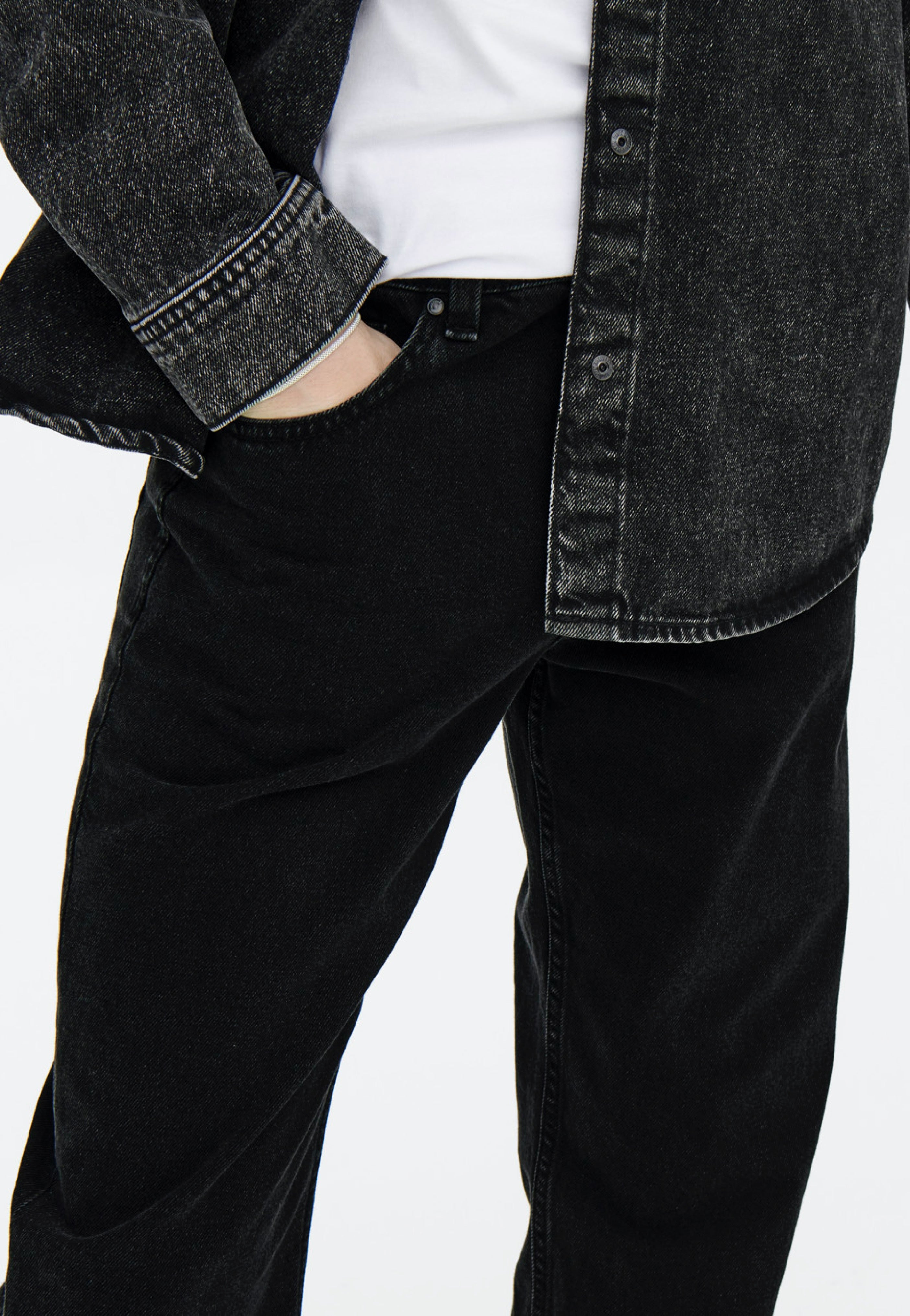 Only & Sons - Edge Loose Black Denim - Jeans | Men-Image