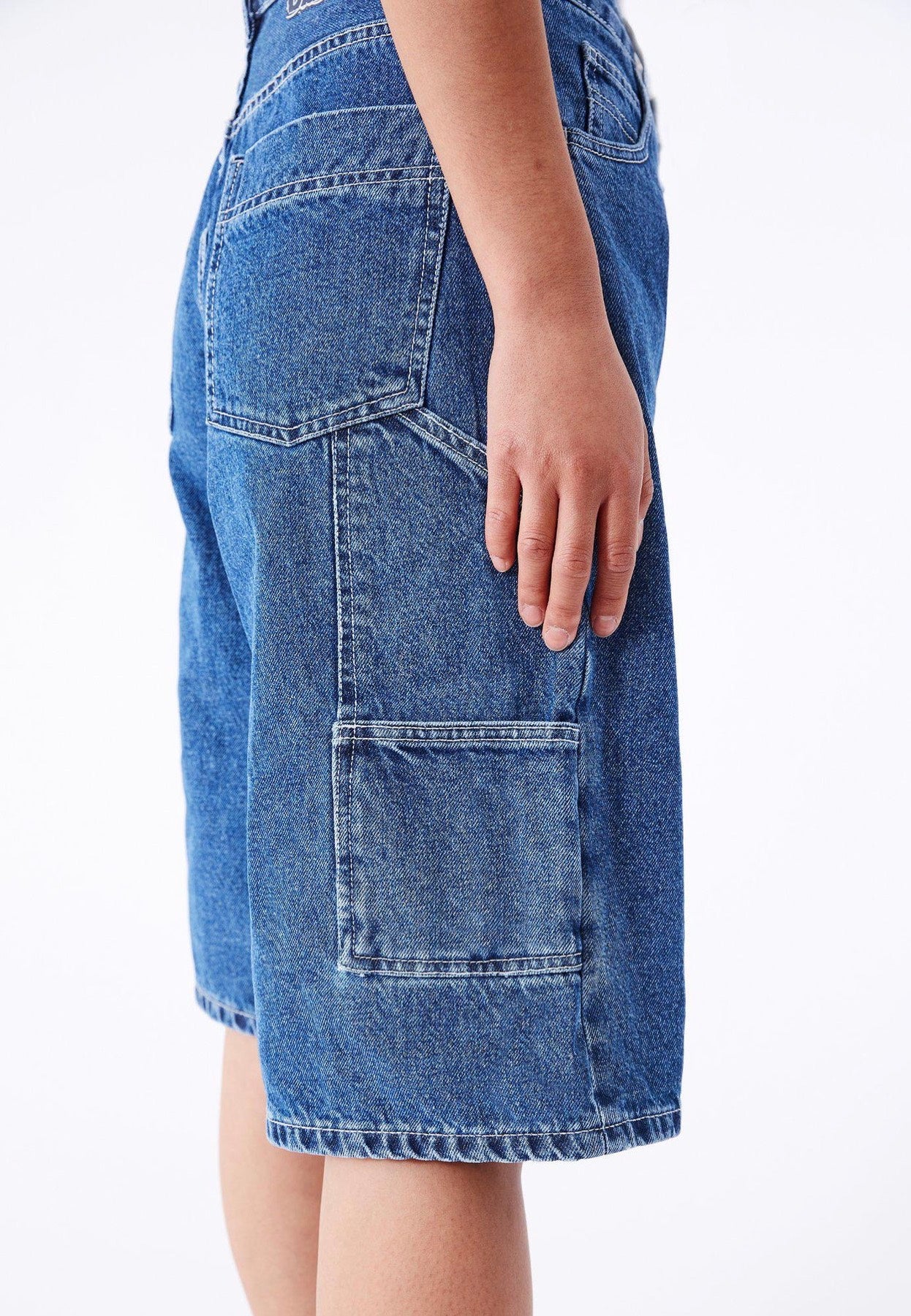 Dr. Denim - Bree Worker Pebble Mid Stone - Shorts | Women-Image