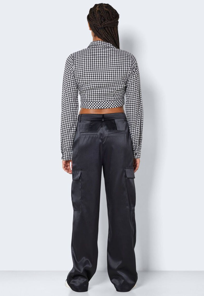 Noisy May - Drewie Satin Cargo Black - Pants | Women-Image