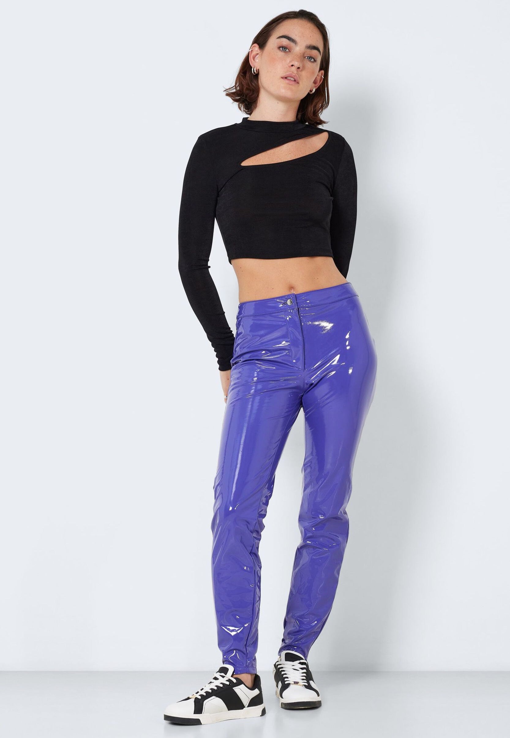 Noisy May - Jordan Cut Out Black - Top | Women-Image