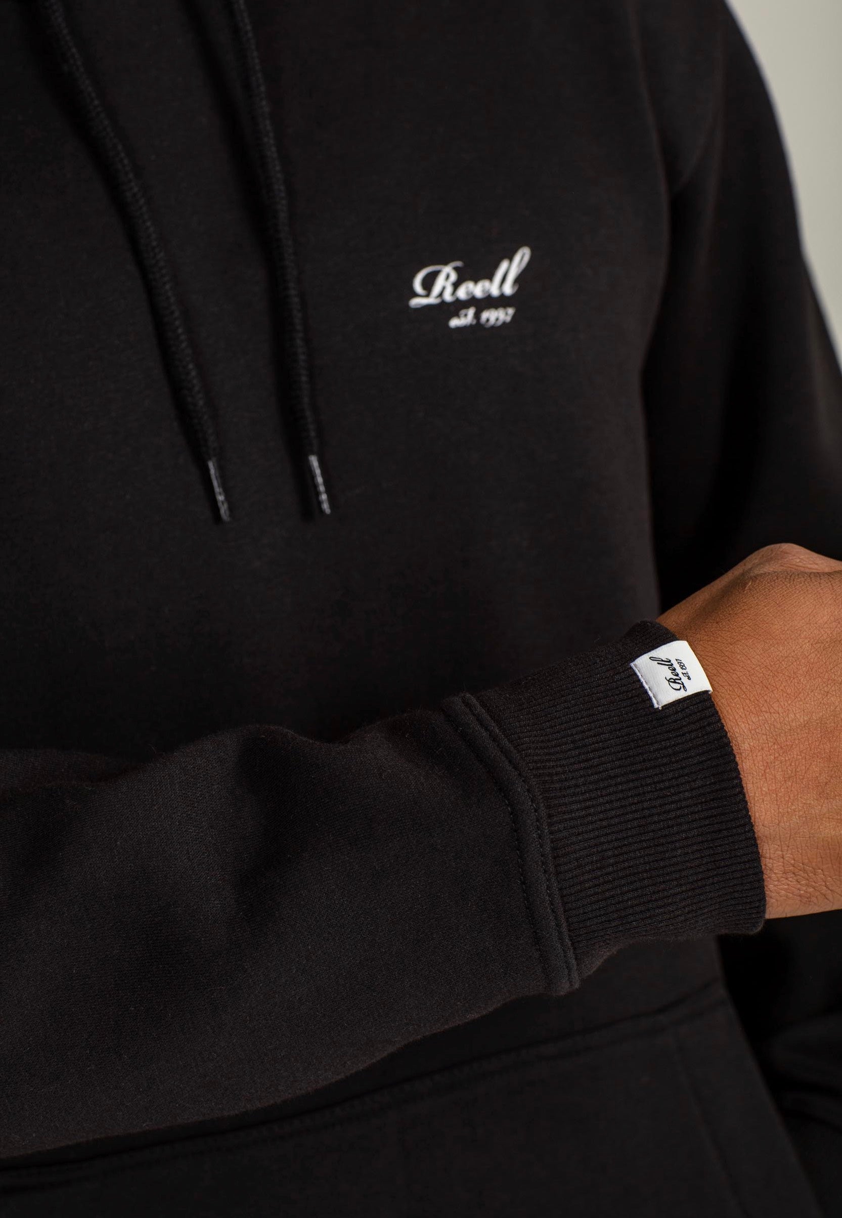 REELL - Staple Logo Deep Black - Hoodie | Men-Image