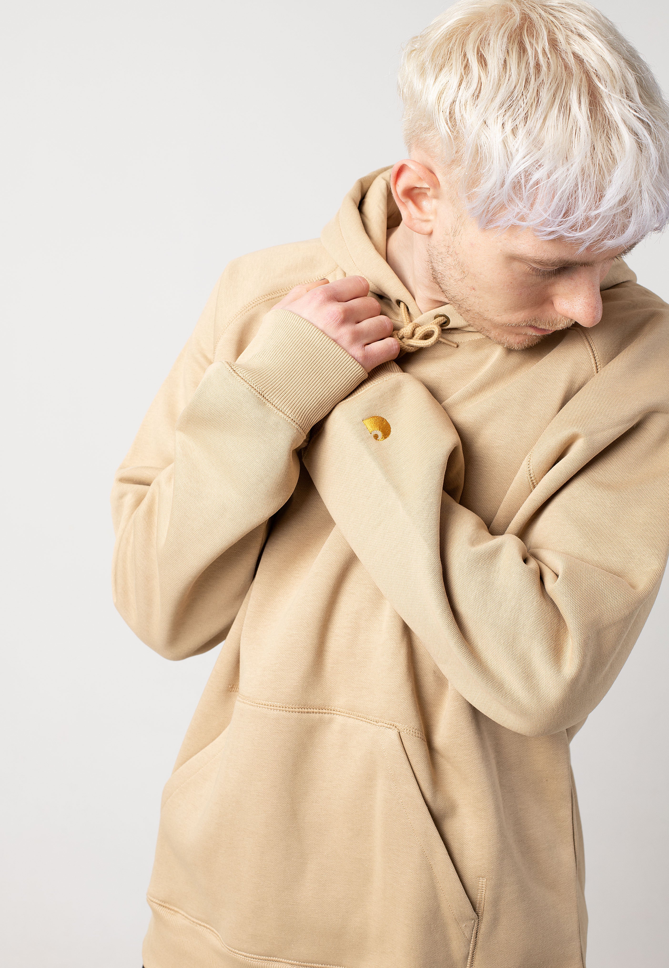 Carhartt WIP - Hooded Chase Sable/Gold - Hoodie | Men-Image