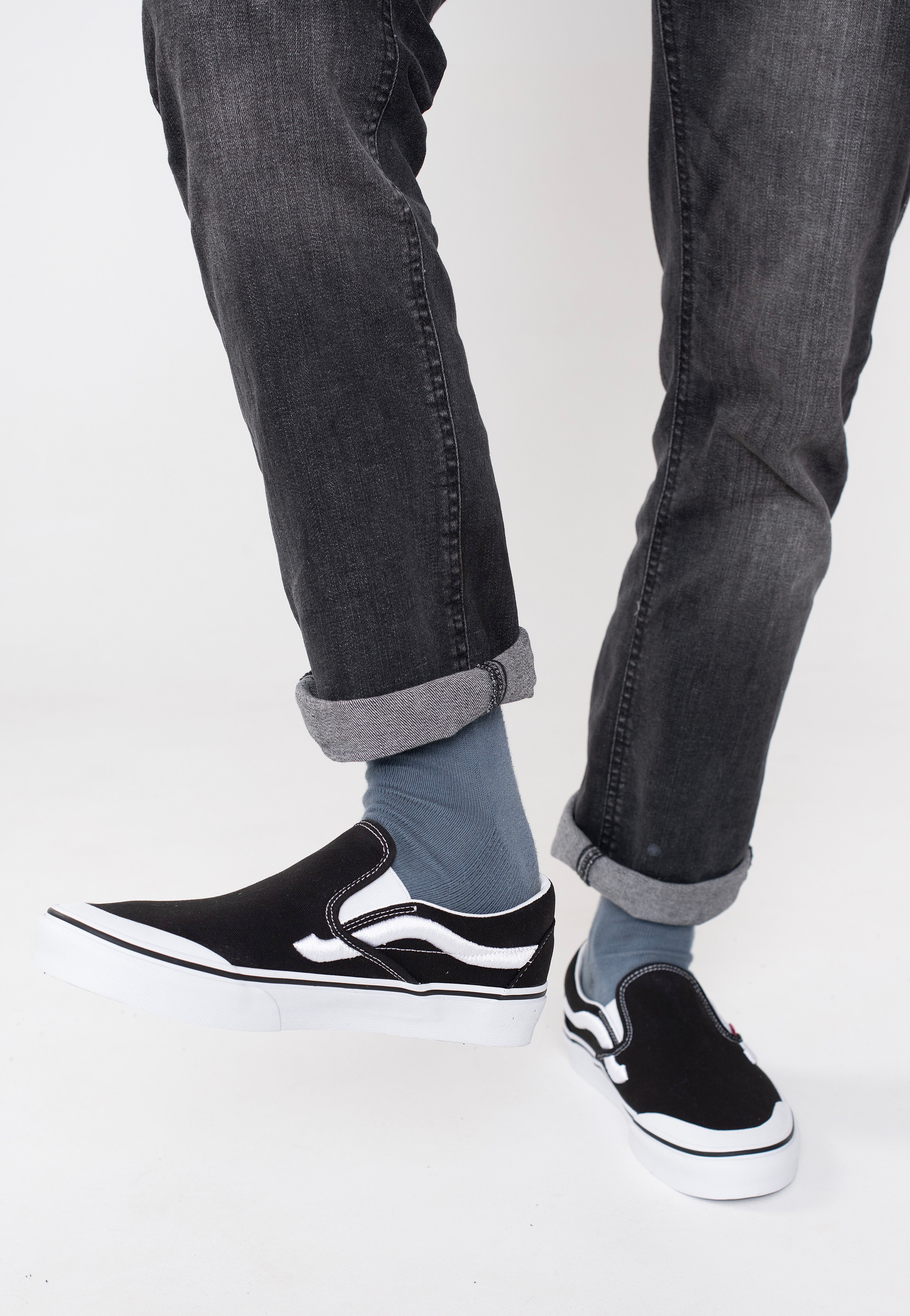 Vans - Classic Slip-On 138 Sidestripe Black/True White - Shoes | Men-Image