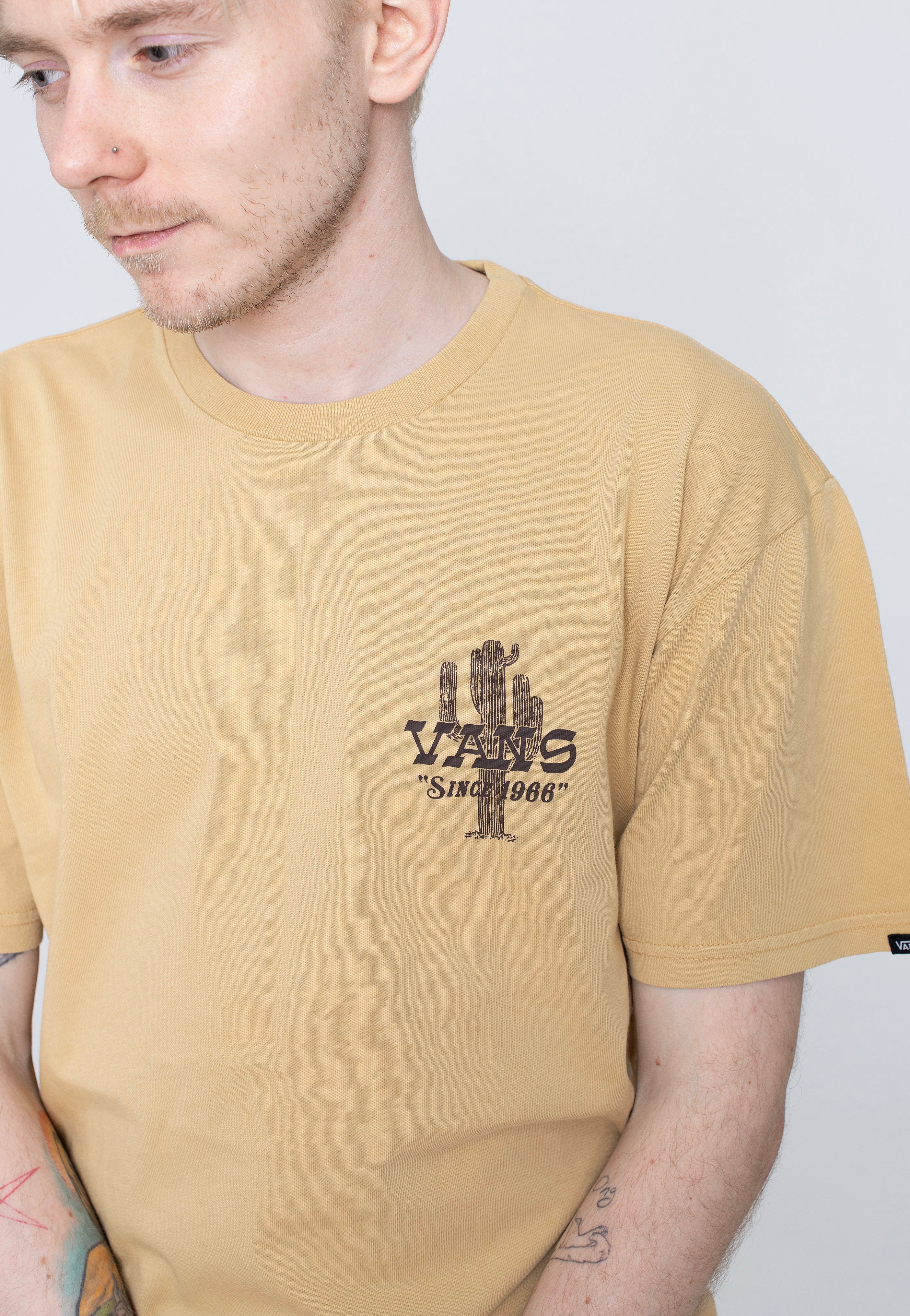 Vans - On The Road Overdye Taos Taupe - T-Shirt | Men-Image