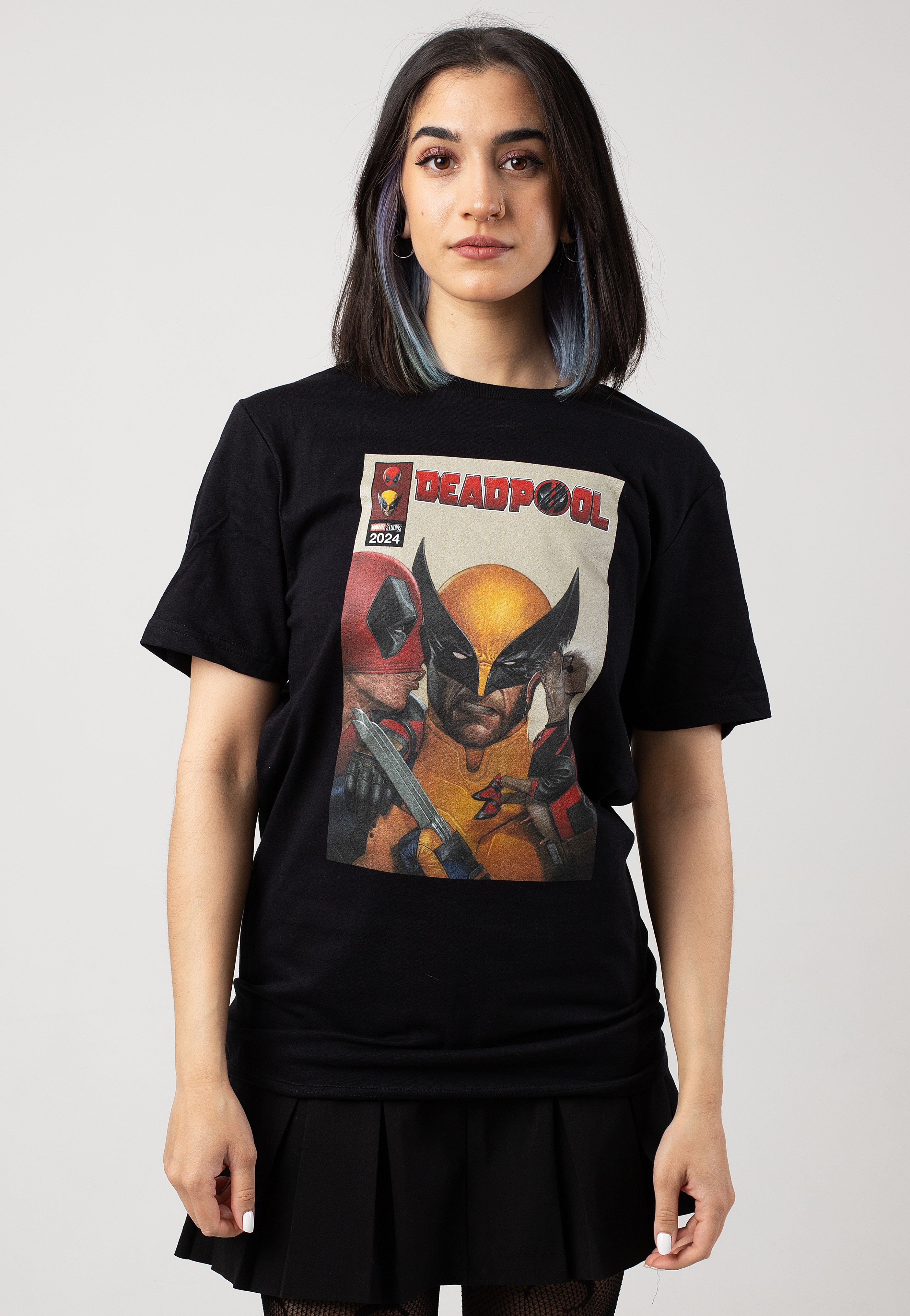 Deadpool - Deadpool 3: Deadpool Kisses To Wolverine - T-Shirt | Women-Image