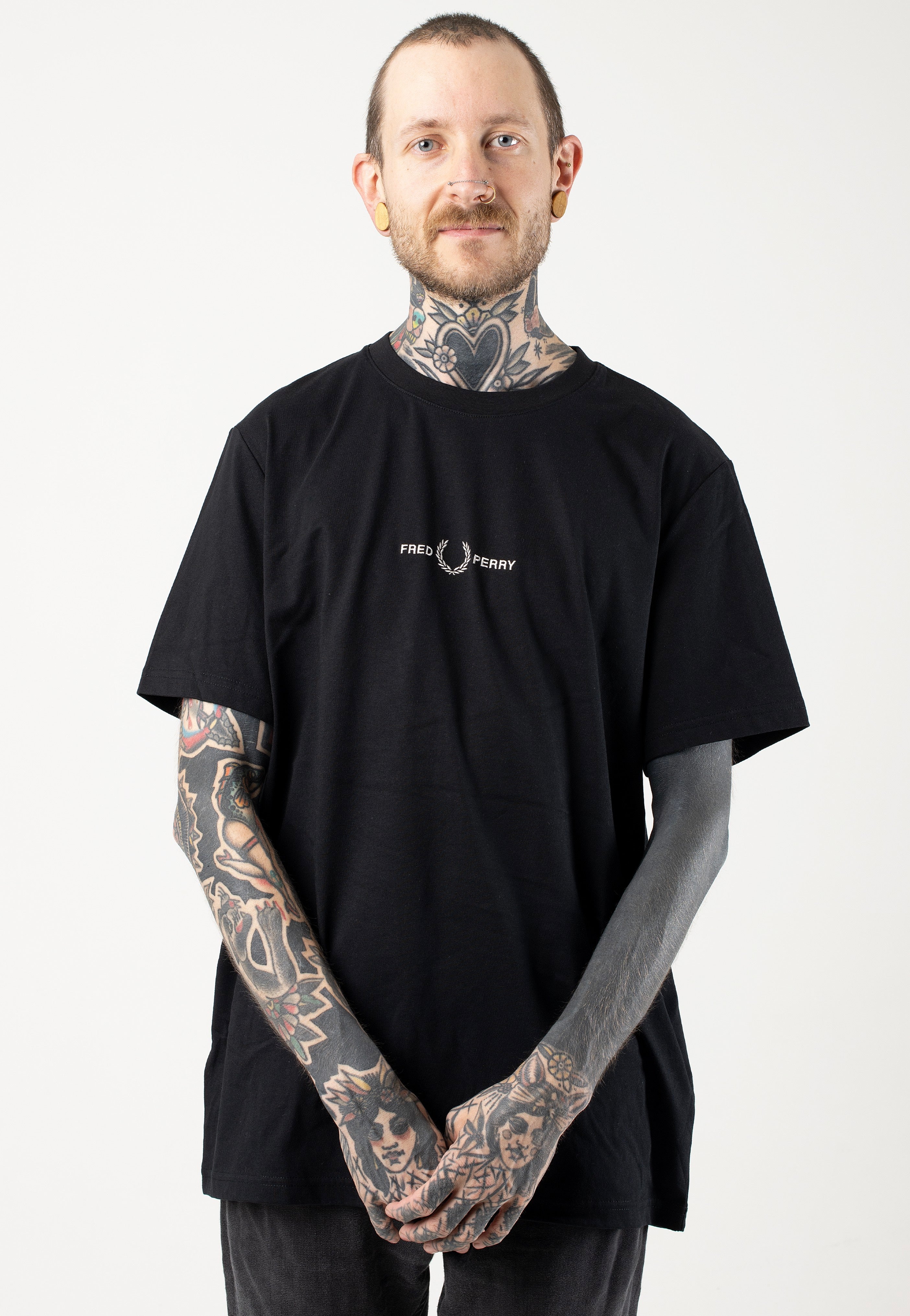 Fred Perry - Embroidered Black - T-Shirt | Men-Image