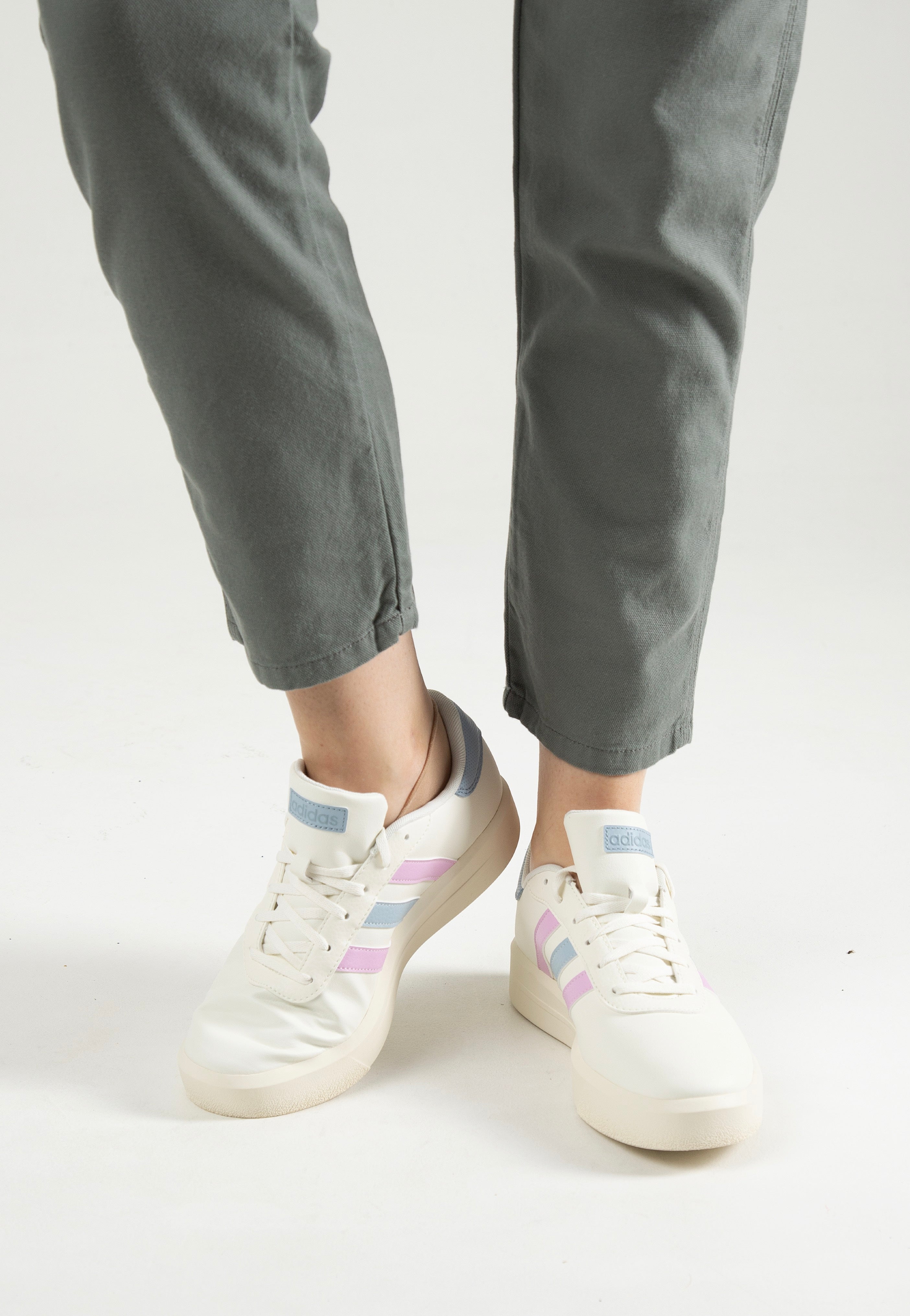 Adidas - Court Platform Owhite/Blilil/Wonblu - Girl Shoes | Women-Image