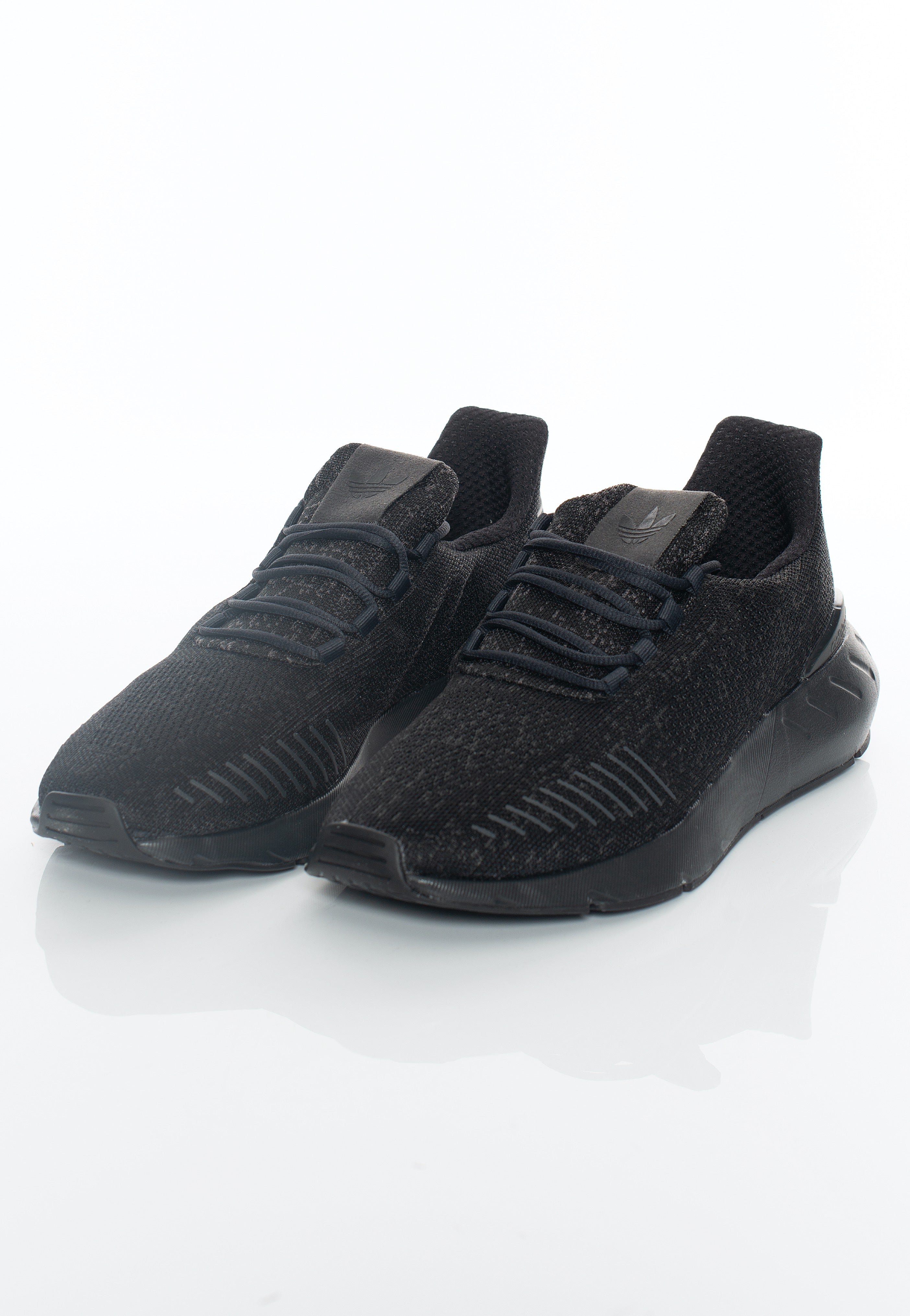 Adidas - Swift Run 22 Decon Cblack/Cblack/Carbon - Shoes | Men-Image