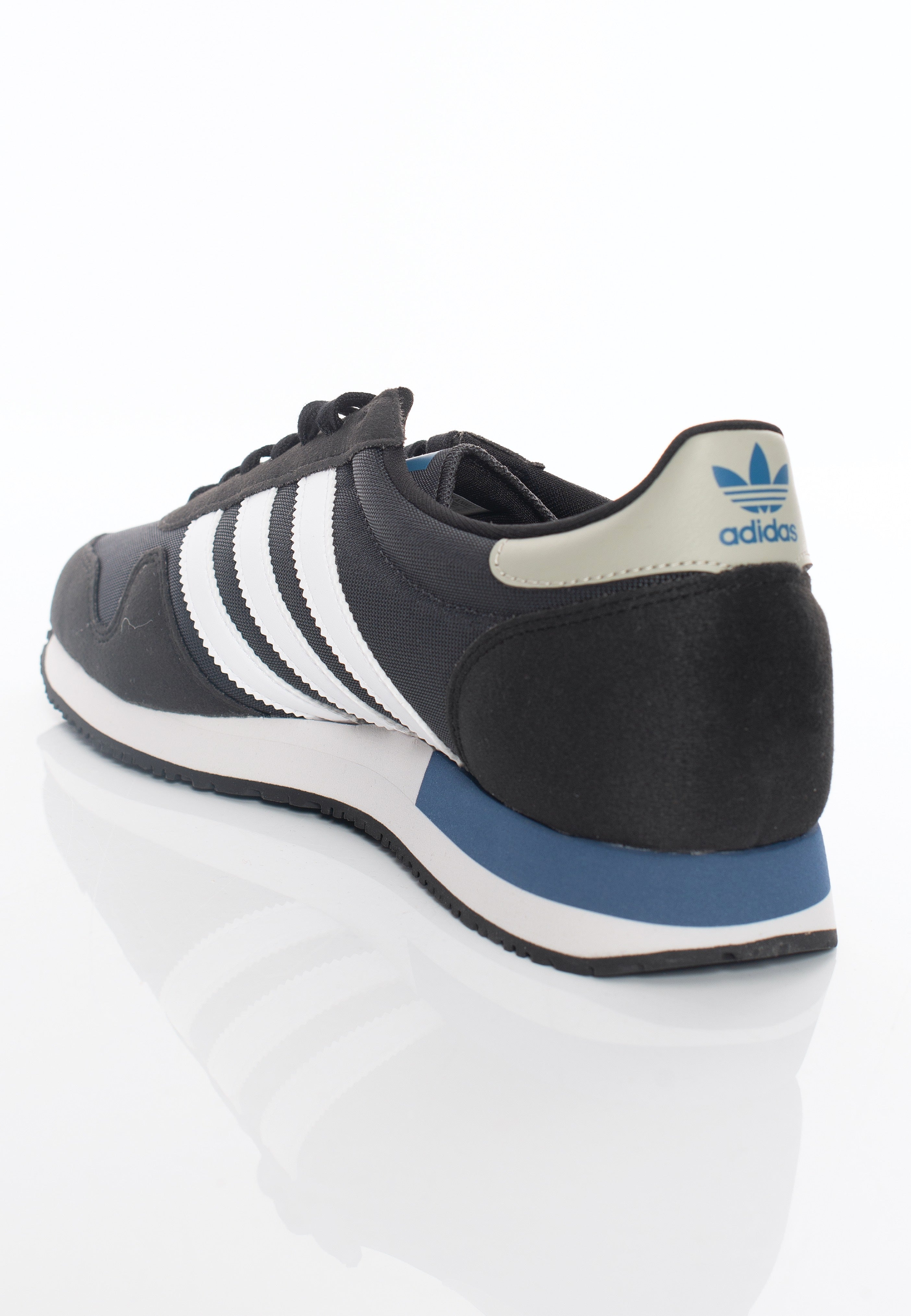 Adidas - Usa 84 Cblack/Ftwwht/Carbon - Shoes | Men-Image