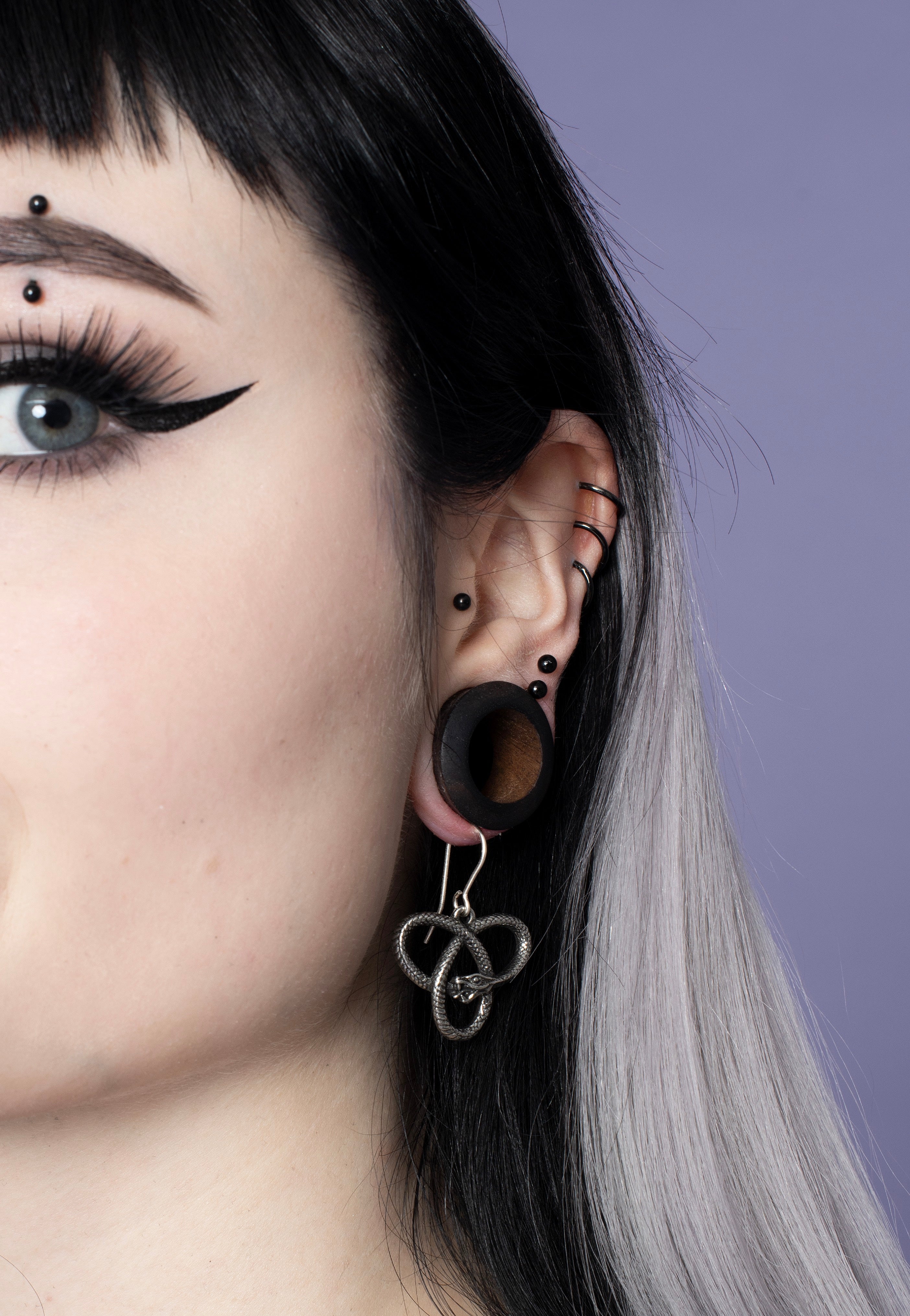 Alchemy England - Eve's Triquetra Silver - Earrings | Neutral-Image