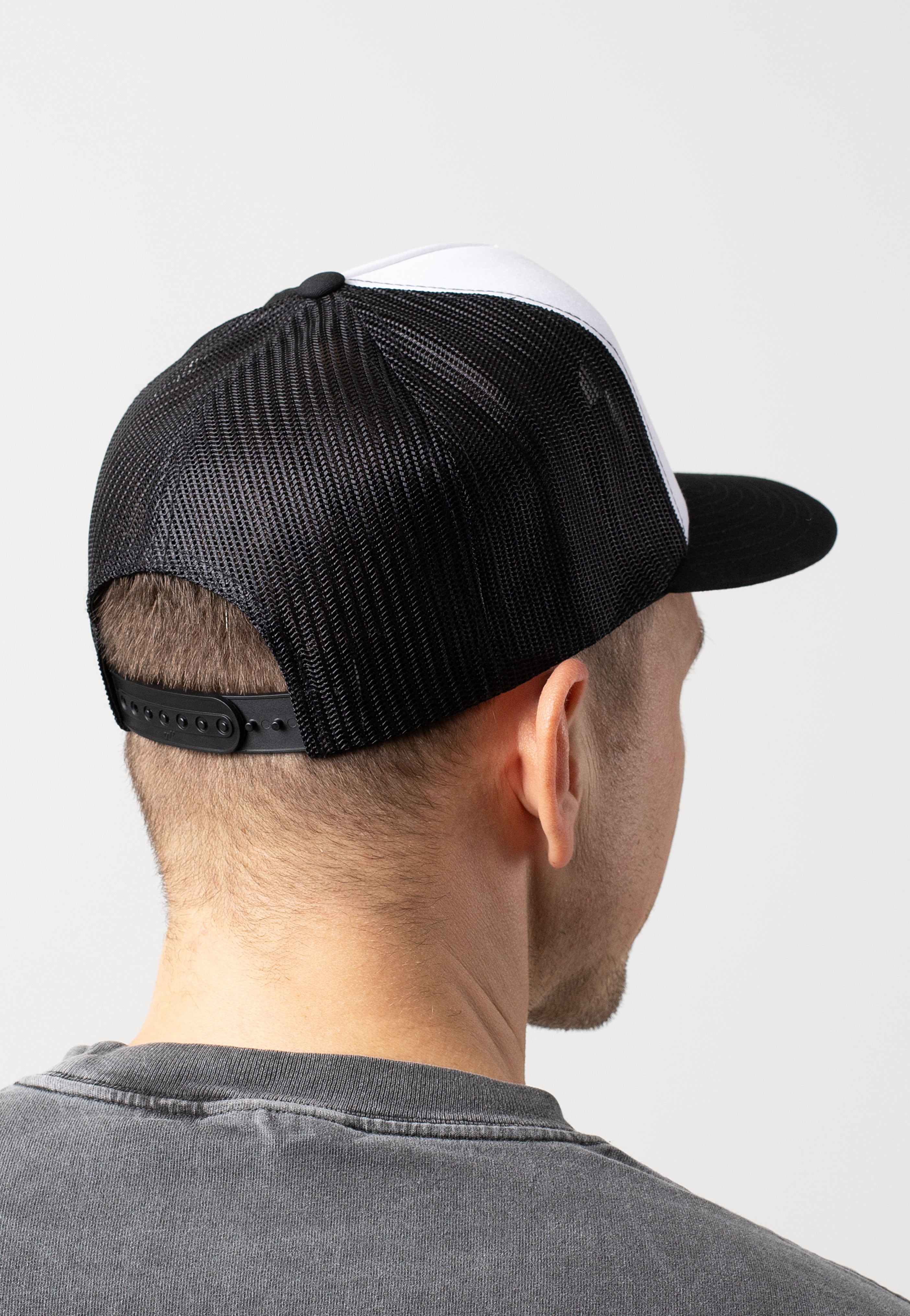 Atticus - Mission Trucker Black/White/Black - Cap | Neutral-Image