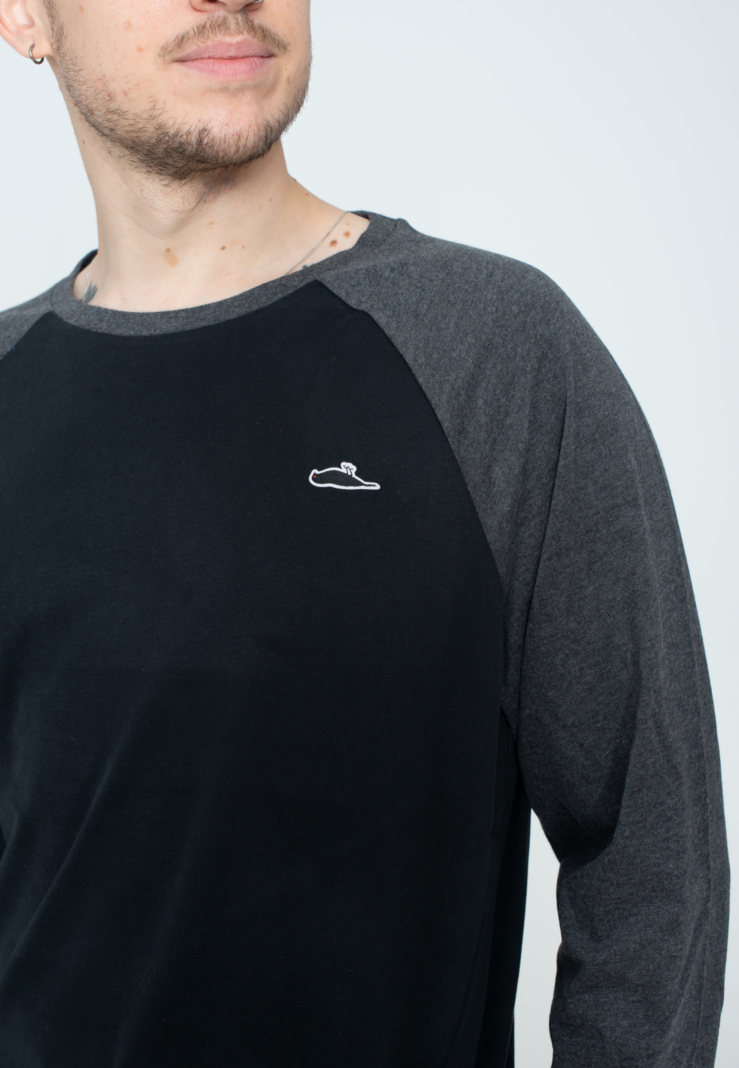 Atticus - Walker Baseball Black/Charcoal - Longsleeve | Men-Image