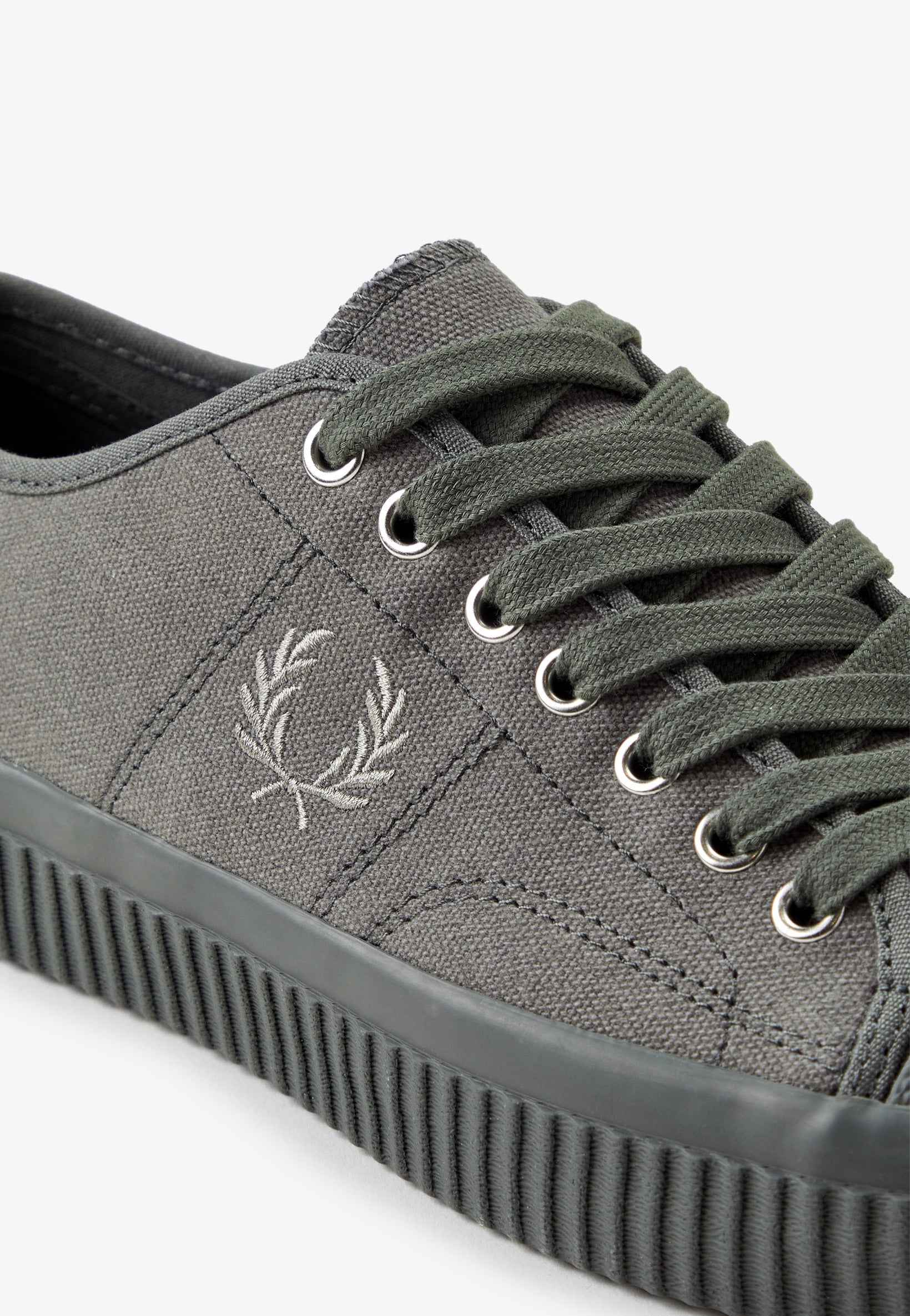 Fred Perry - Hughes Low Canvas Field Green/Warm Grey - Shoes | Men-Image