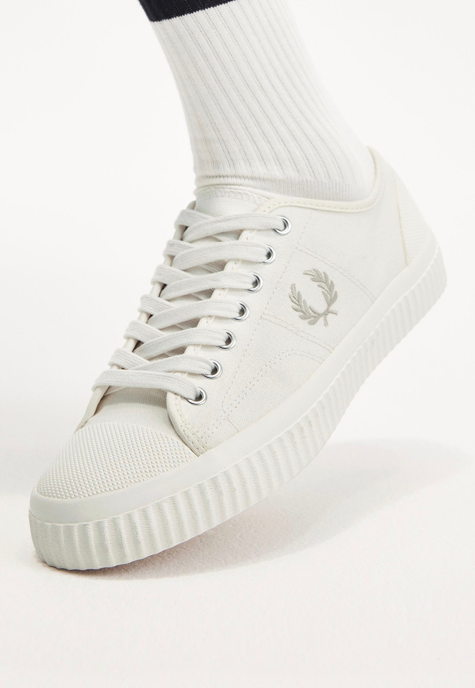 Fred Perry - Hughes Low Canvas Light Ecru/Oatmeal - Shoes | Men-Image