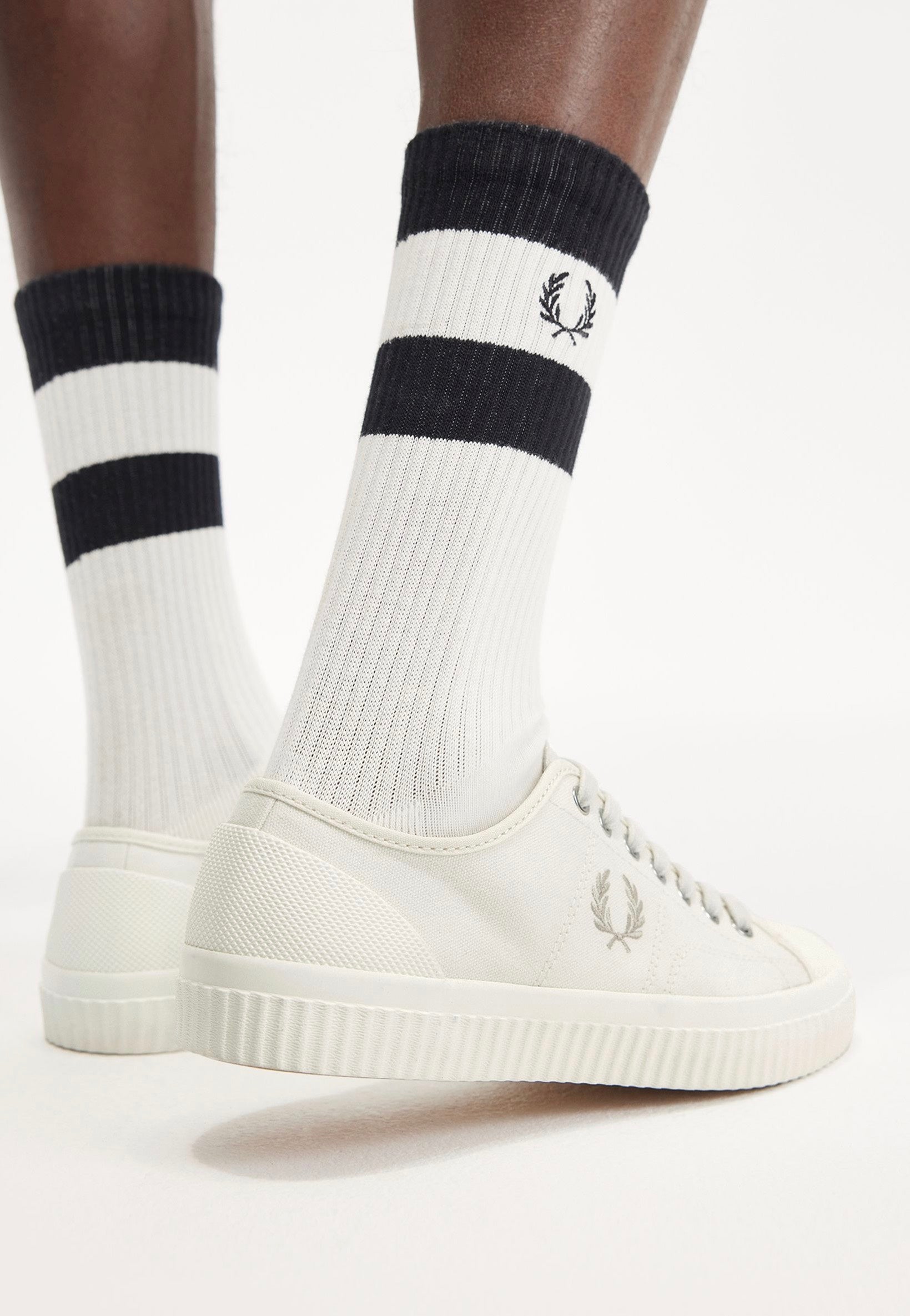 Fred Perry - Hughes Low Canvas Light Ecru/Oatmeal - Shoes | Men-Image