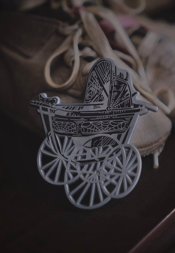 Lively Ghosts - Dark Carriage - Pin | Neutral-Image