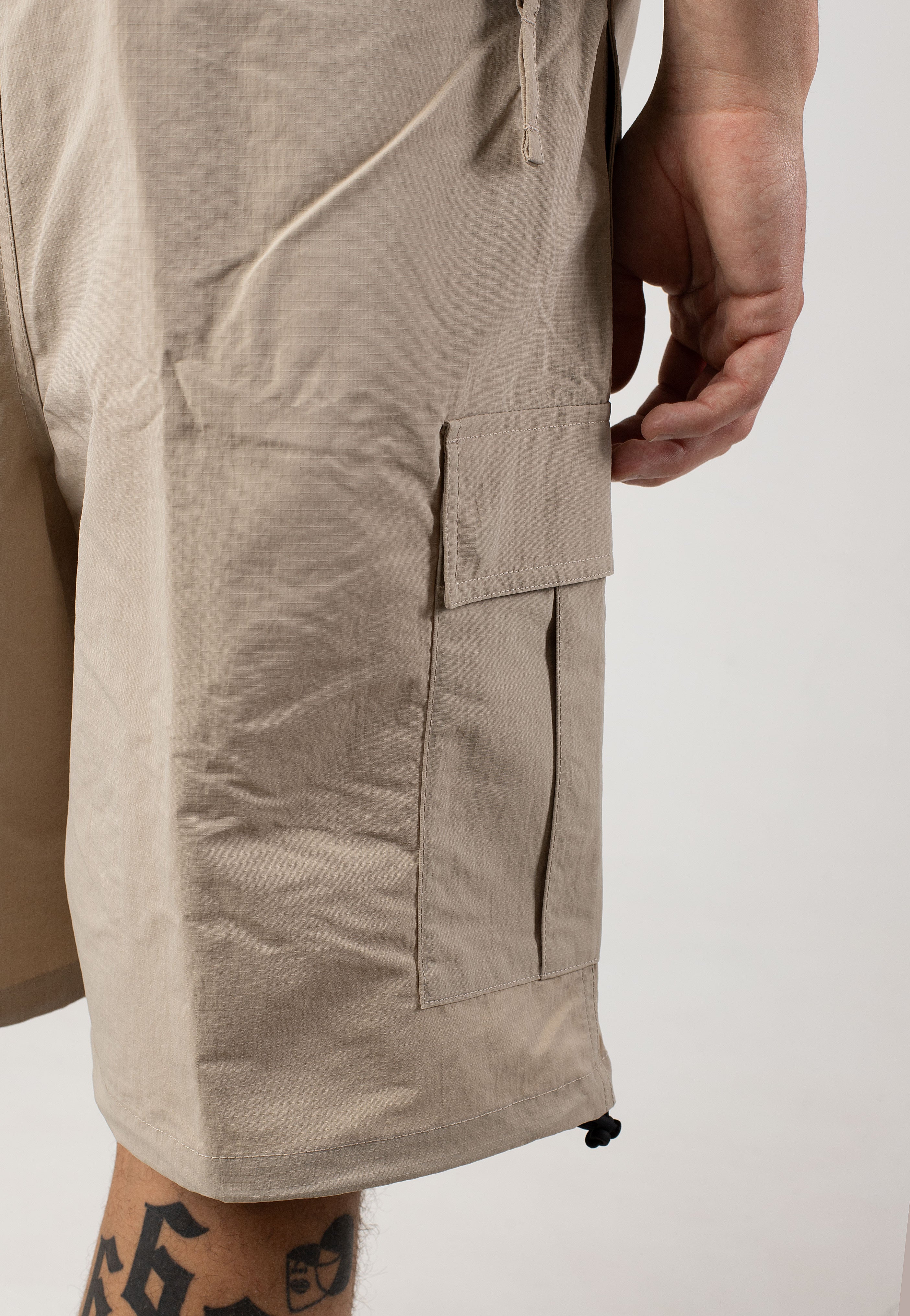 Carhartt WIP - Evers Cargo Wall - Shorts | Men-Image