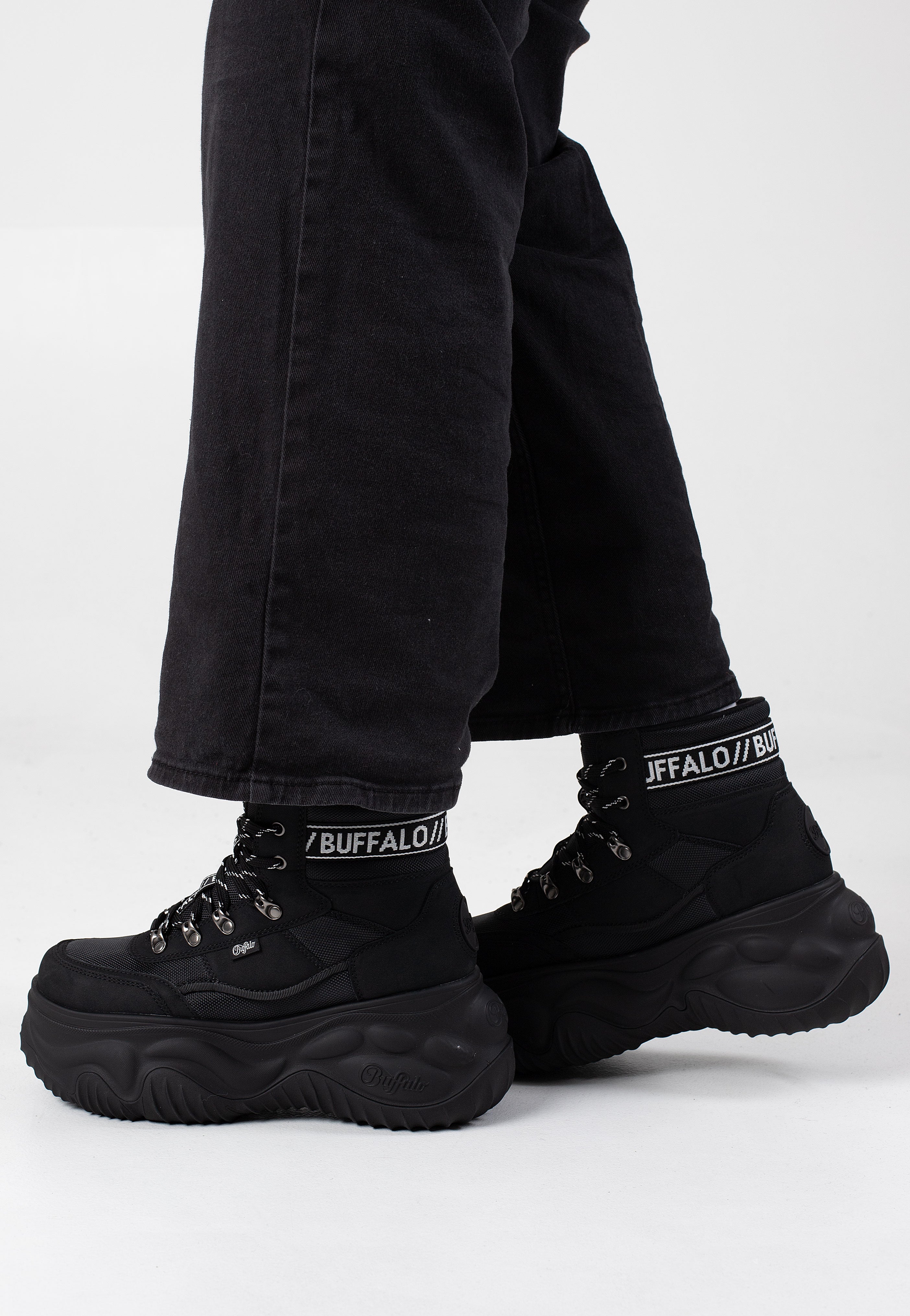 Buffalo - Blader Hiking Vegan Nubuck/Nylon Black - Girl Shoes | Women-Image