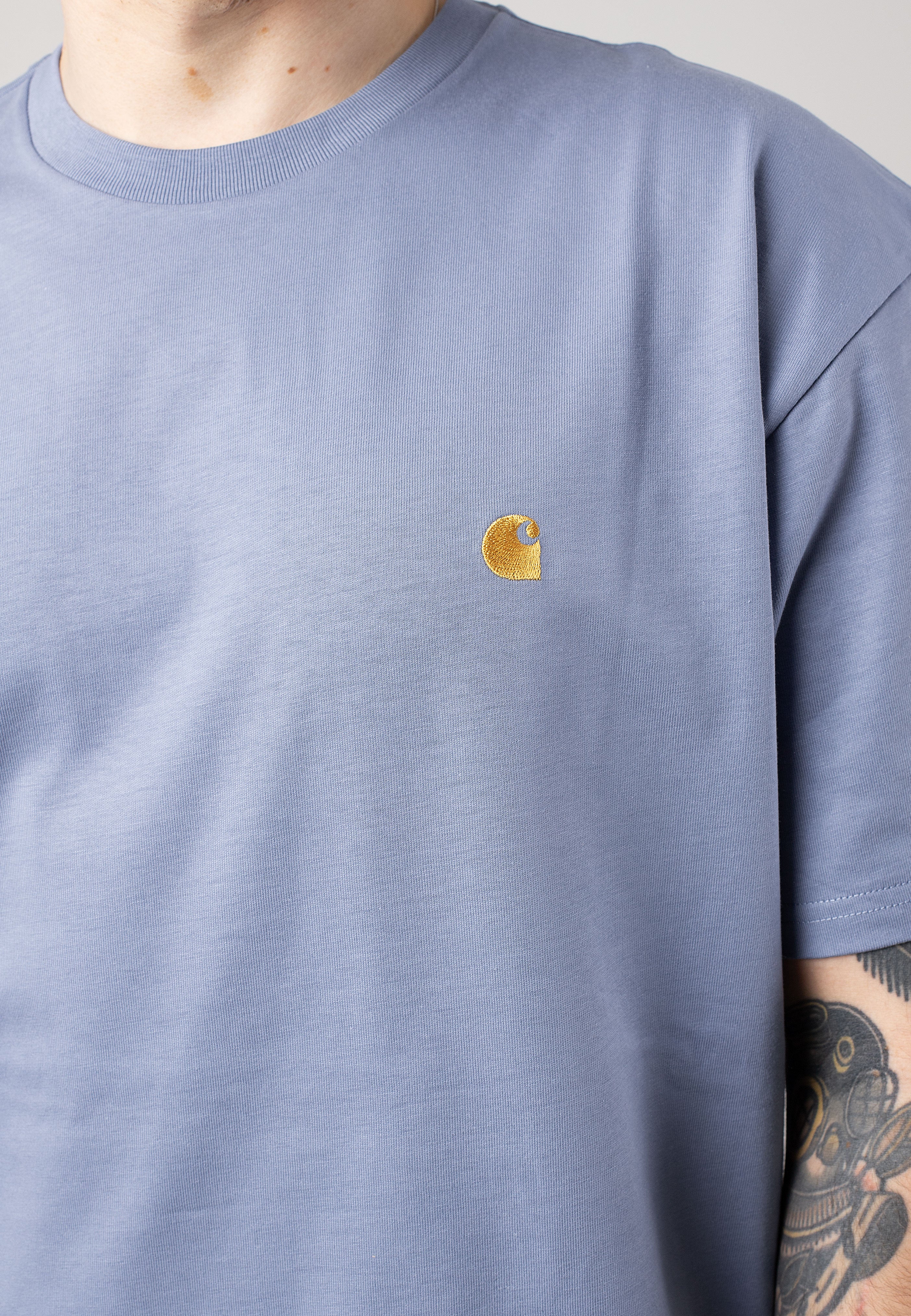 Carhartt WIP - Chase Charm Blue/Gold - T-Shirt | Men-Image