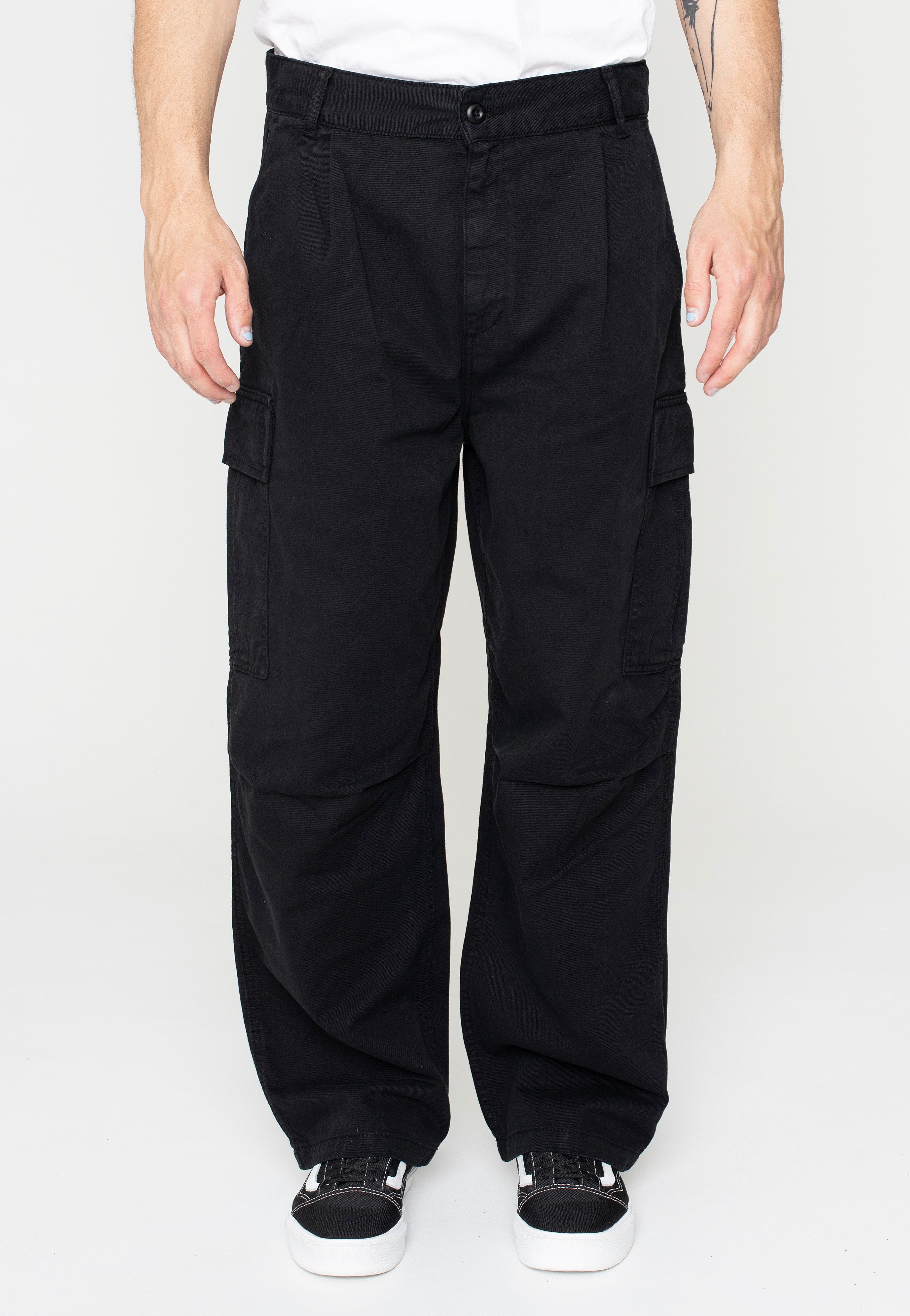 Carhartt WIP - Cole Cargo Garment Dyed Black - Pants | Men-Image