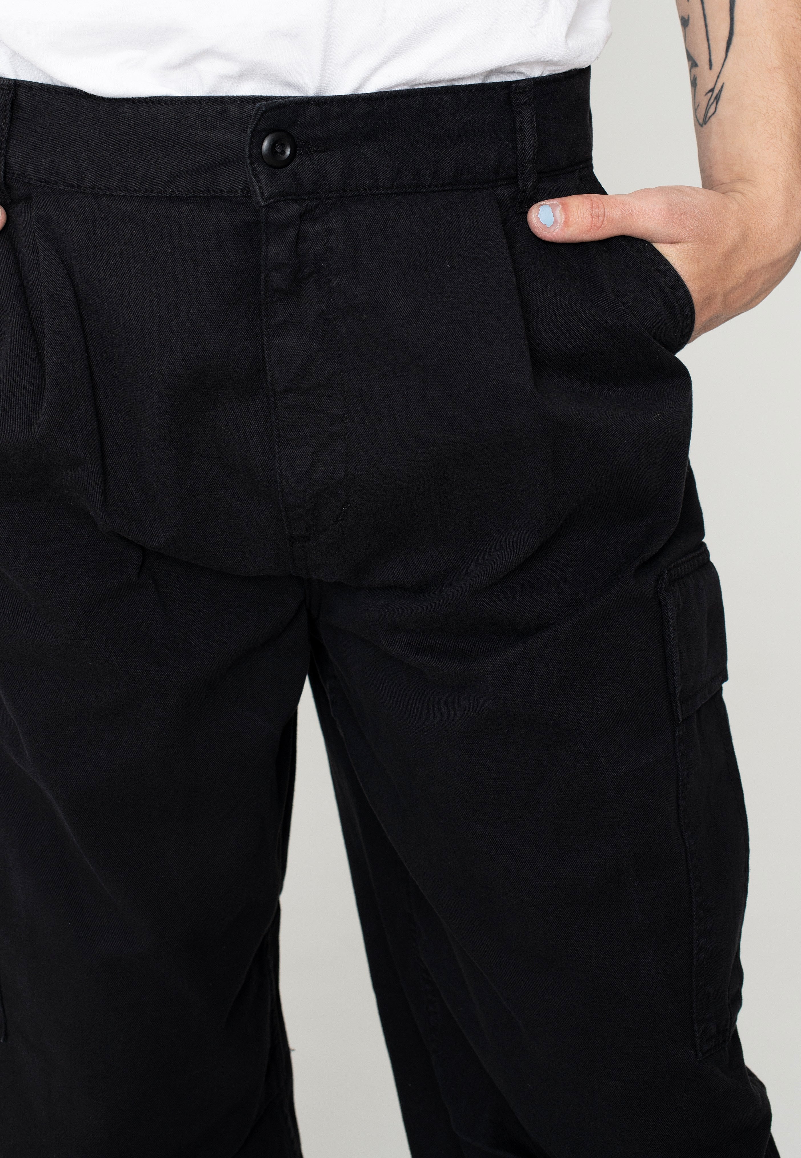 Carhartt WIP - Cole Cargo Garment Dyed Black - Pants | Men-Image