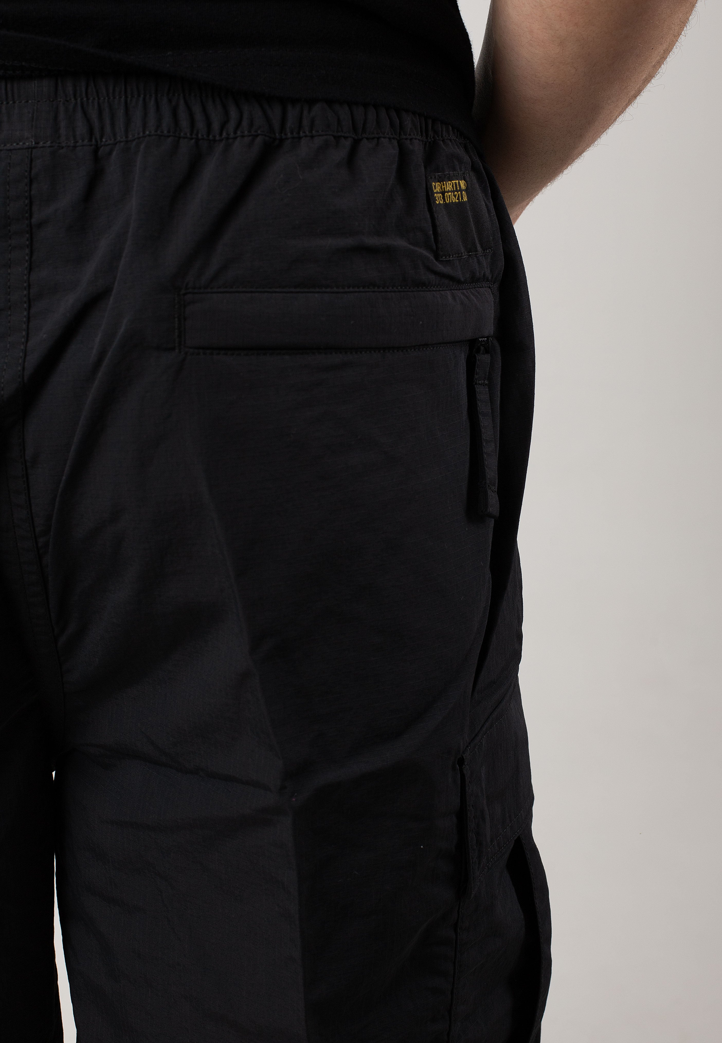 Carhartt WIP - Evers Cargo Black - Shorts | Men-Image