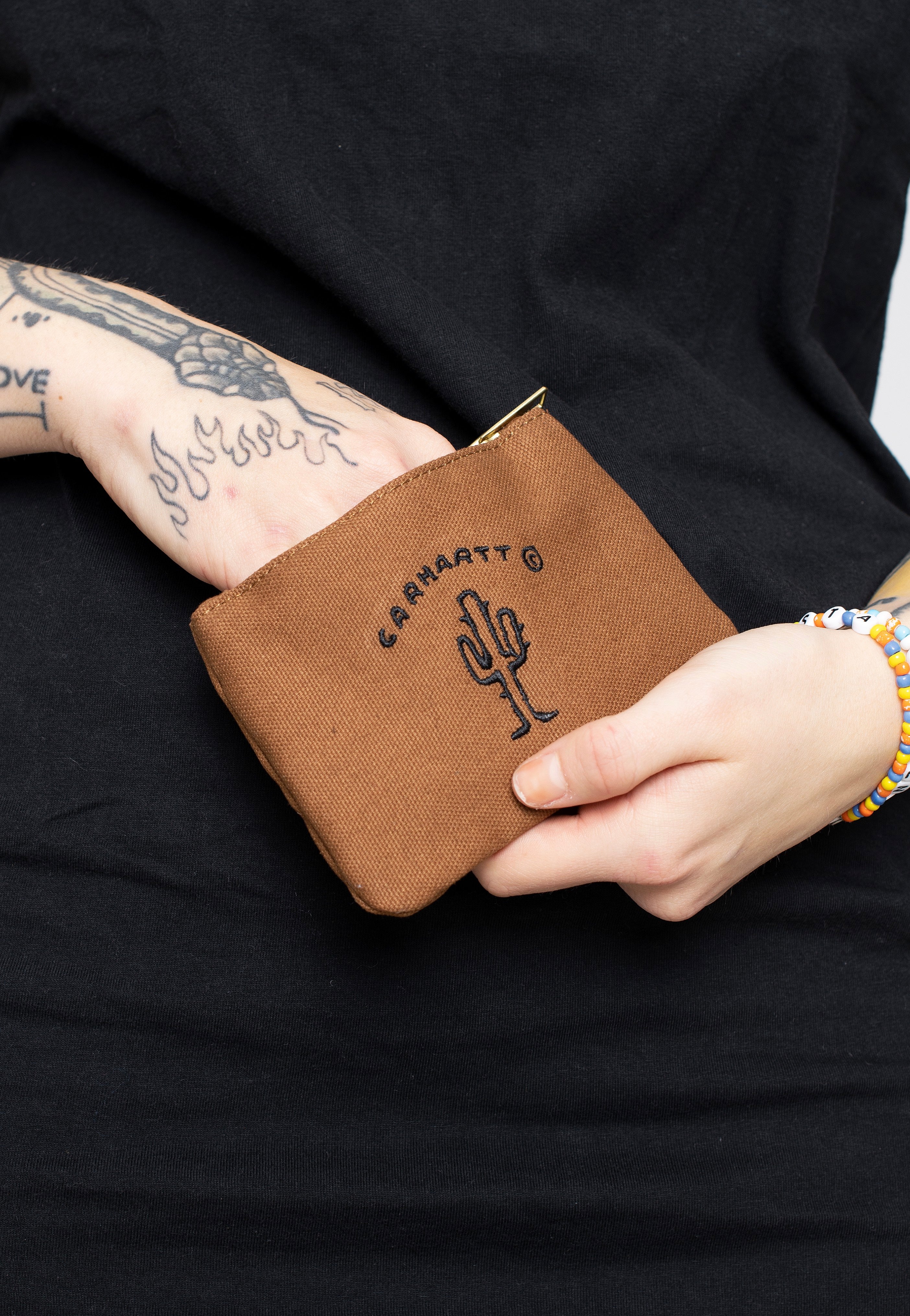 Carhartt WIP - New Frontier Zip Hamilton Brown/Black - Wallet | Neutral-Image