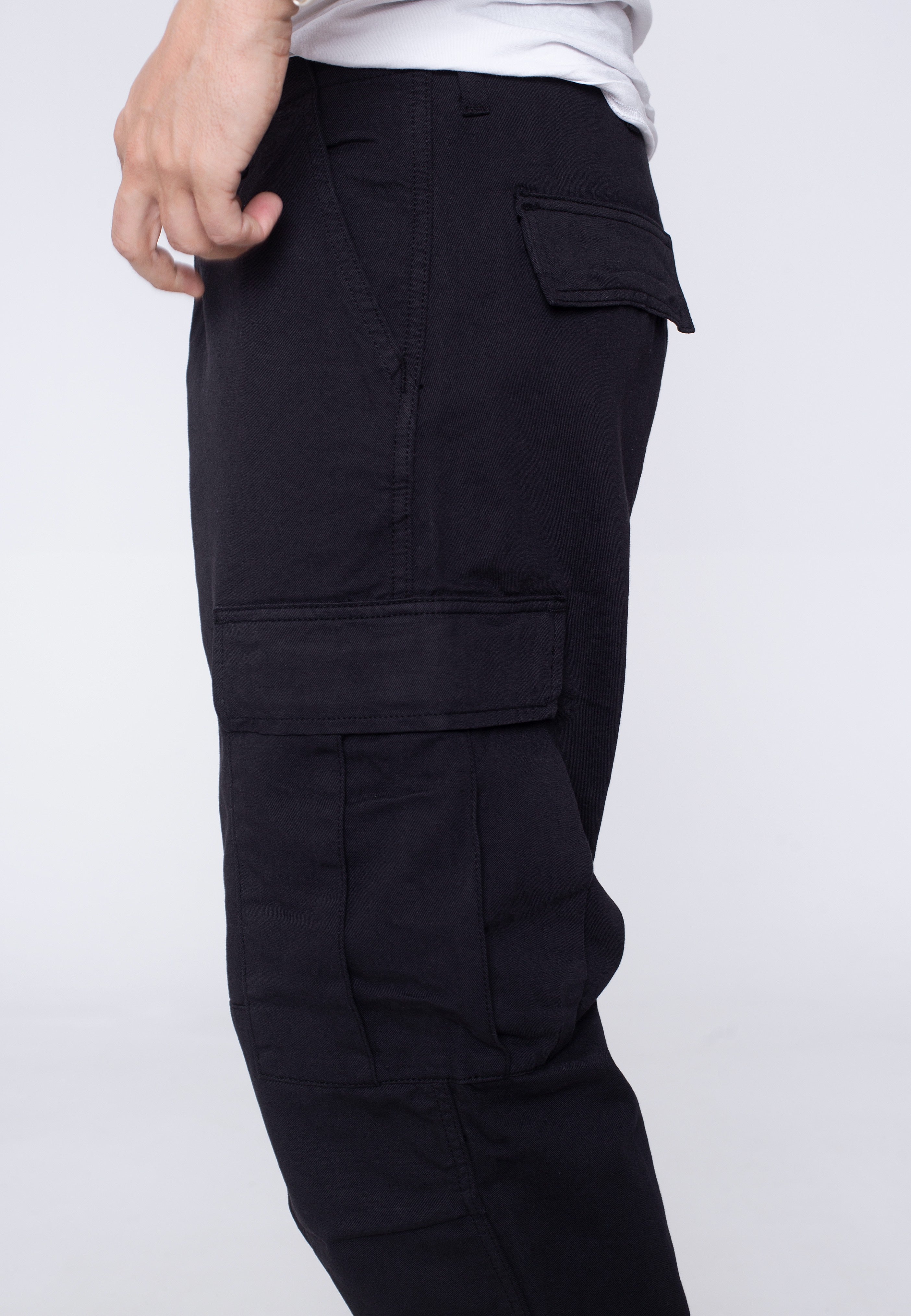 Carhartt WIP - Regular Cargo Garment Dyed Black - Pants | Men-Image