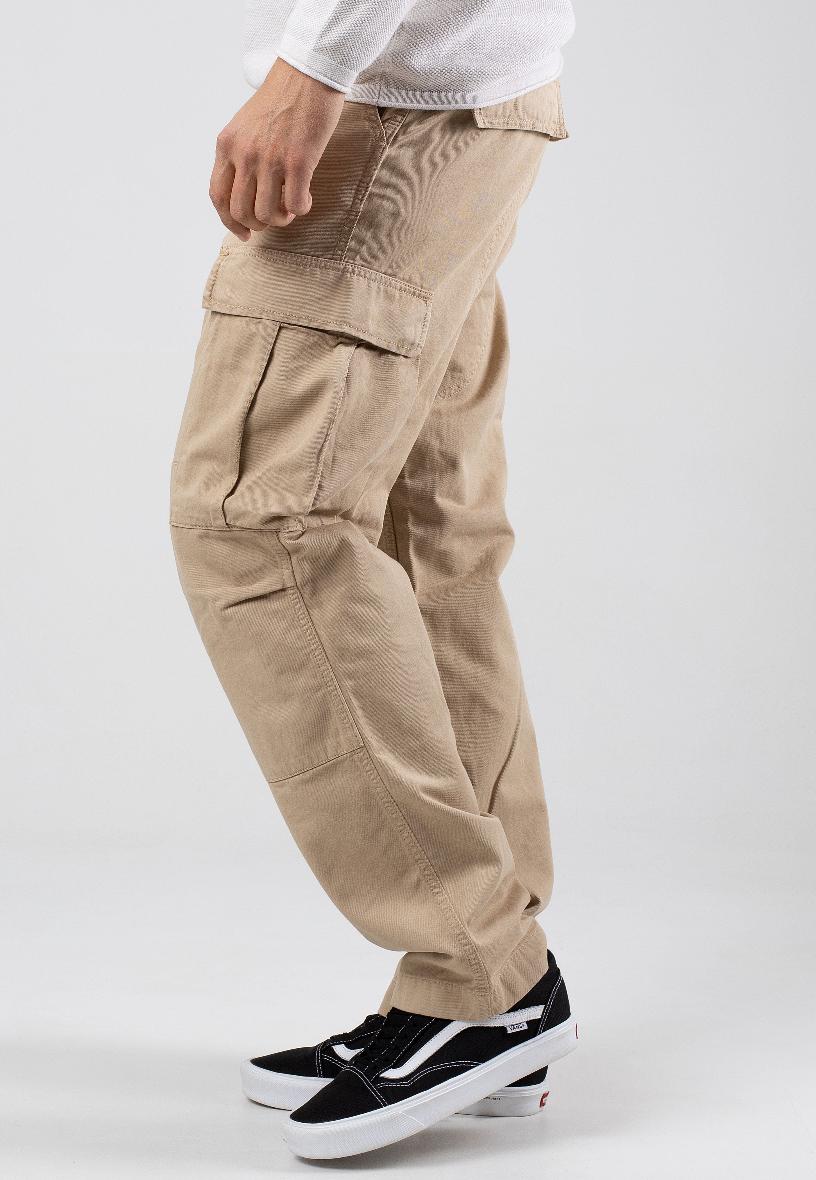 Carhartt WIP - Regular Cargo Garment Dyed Wall - Pants | Men-Image