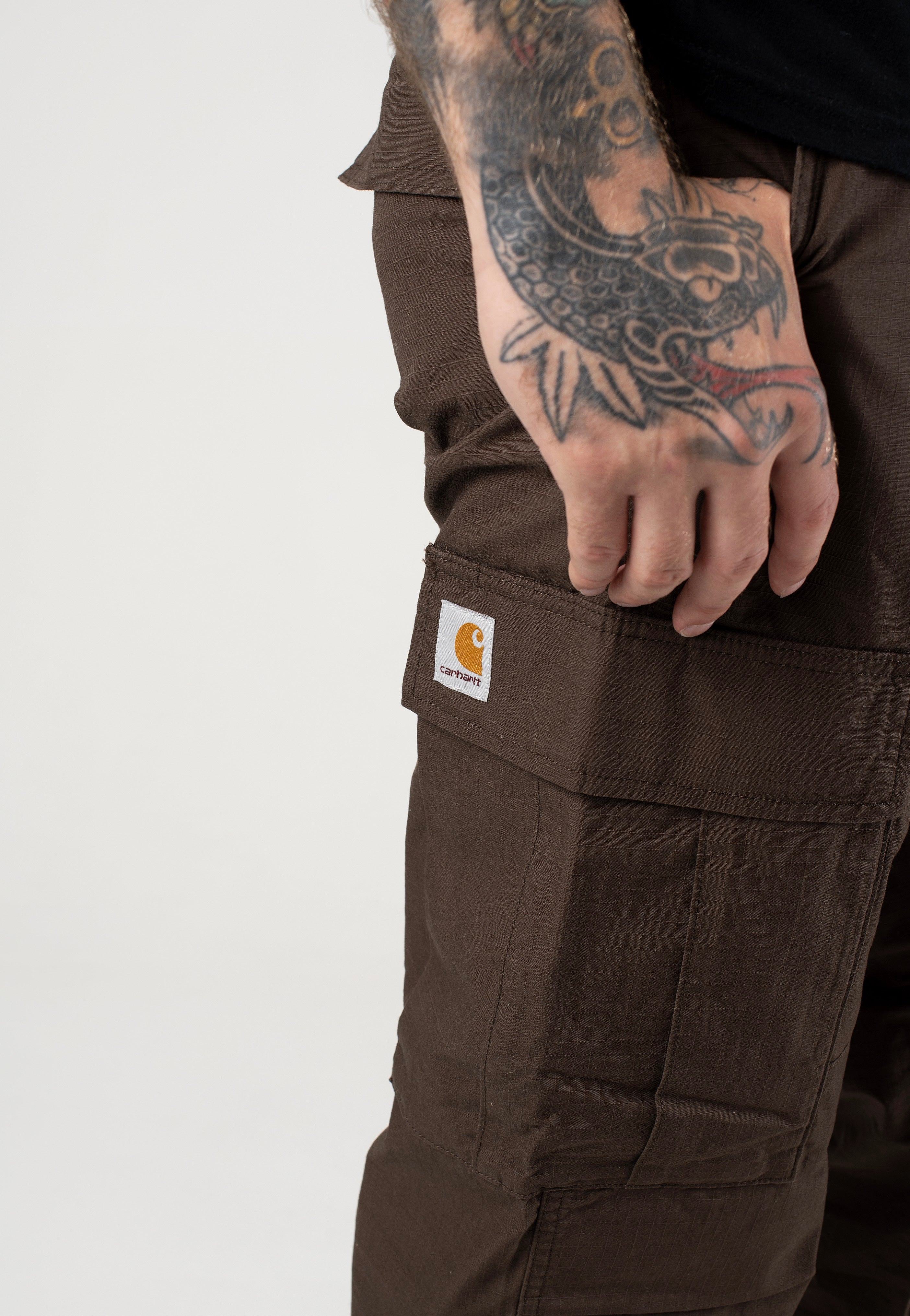 Carhartt WIP - Regular Cargo Rinsed Buckeye - Pants | Men-Image