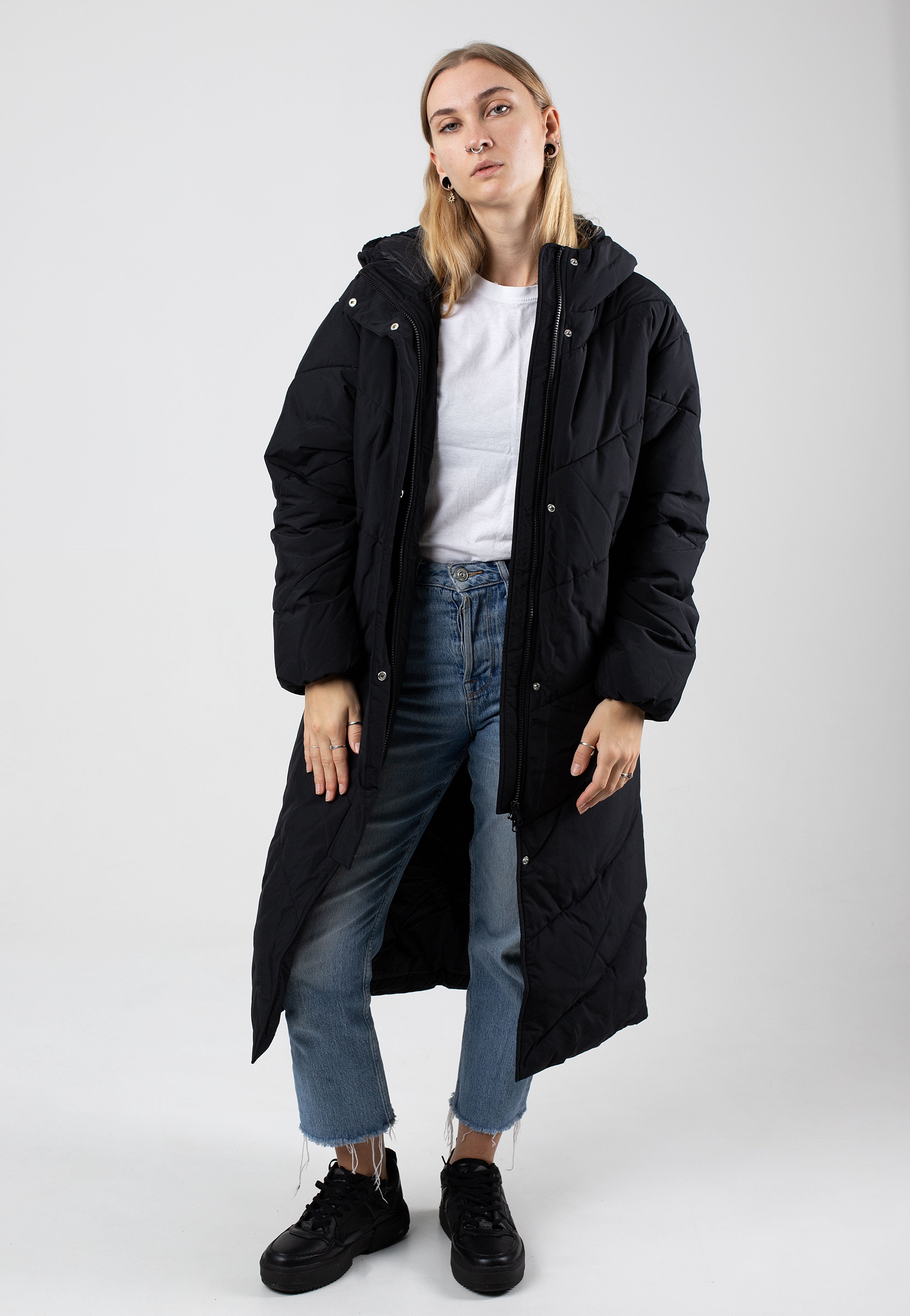 Champion - Hooded Polyfilled Black Beauty - Jacket | Women-Image