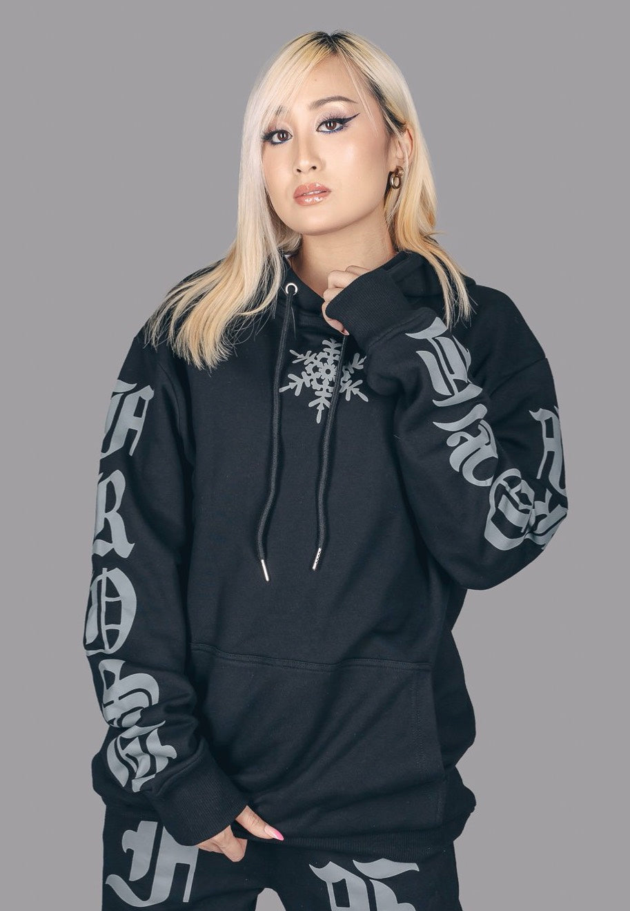 The Frost Wear - Classic Black - Hoodie | Women-Image