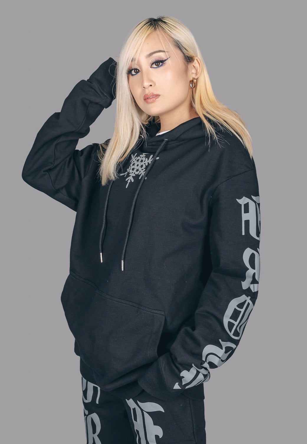 The Frost Wear - Classic Black - Hoodie | Women-Image