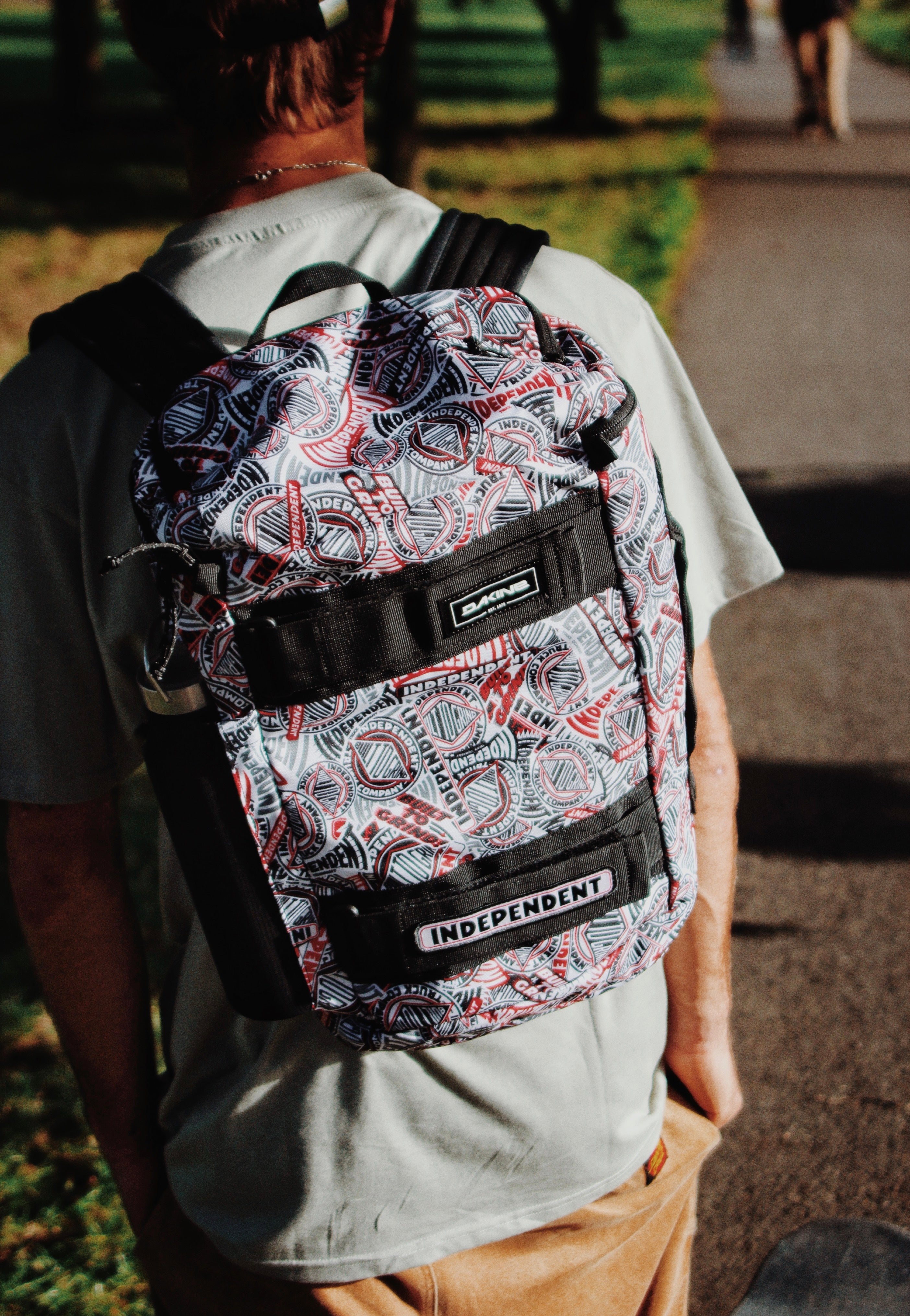 Dakine x Independent - Mission 25L - Backpack | Neutral-Image