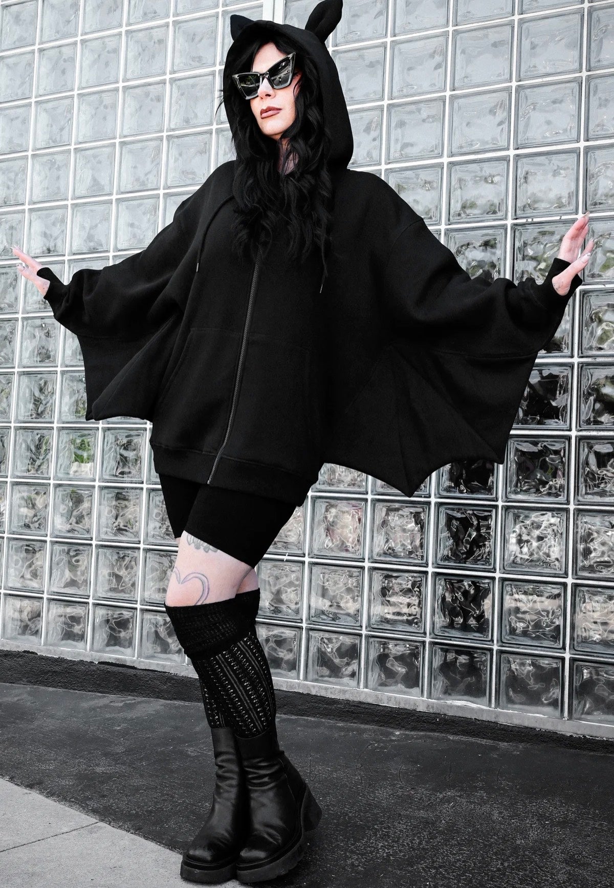 Foxblood - Batwing Black - Hoodie | Women-Image