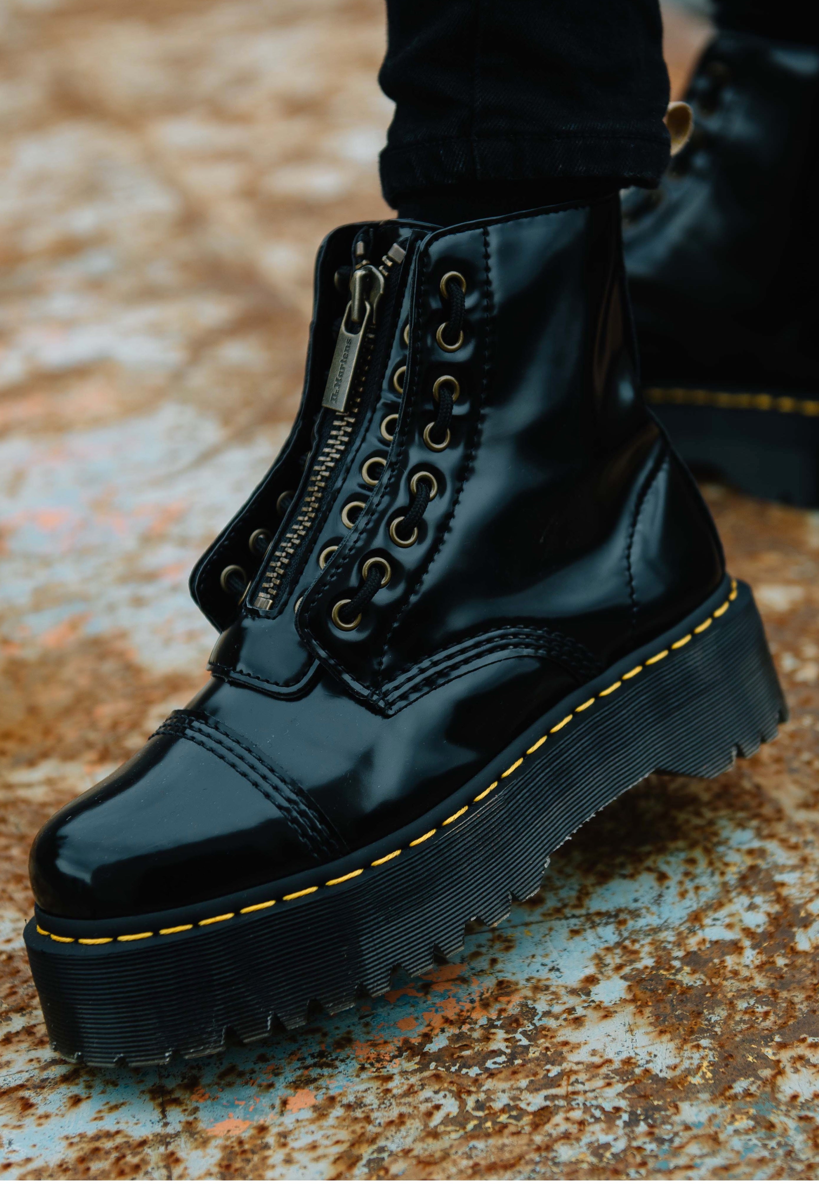 Dr. Martens - Vegan Sinclair Black Oxford - Girl Shoes | Women-Image