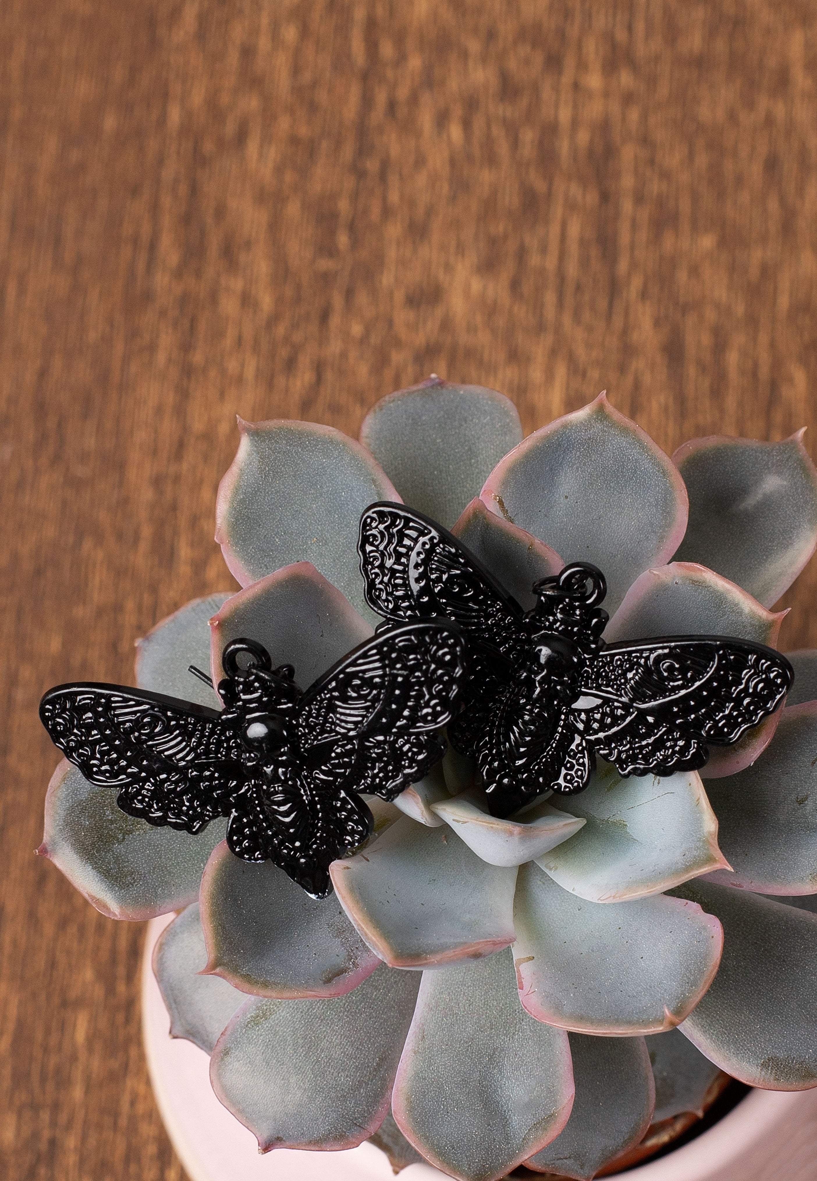 Easure - Black Skull Moth Black - Earrings | Neutral-Image