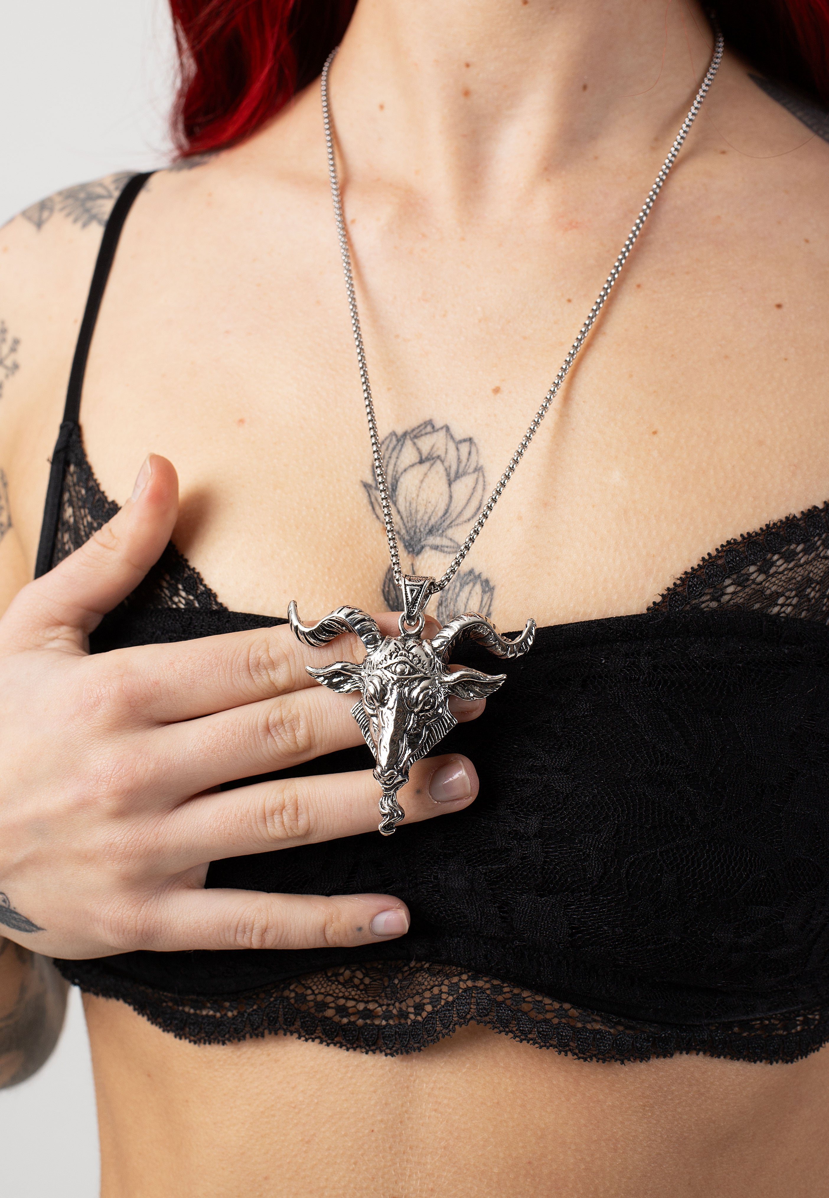 Easure - Goat Head - Necklace | Neutral-Image