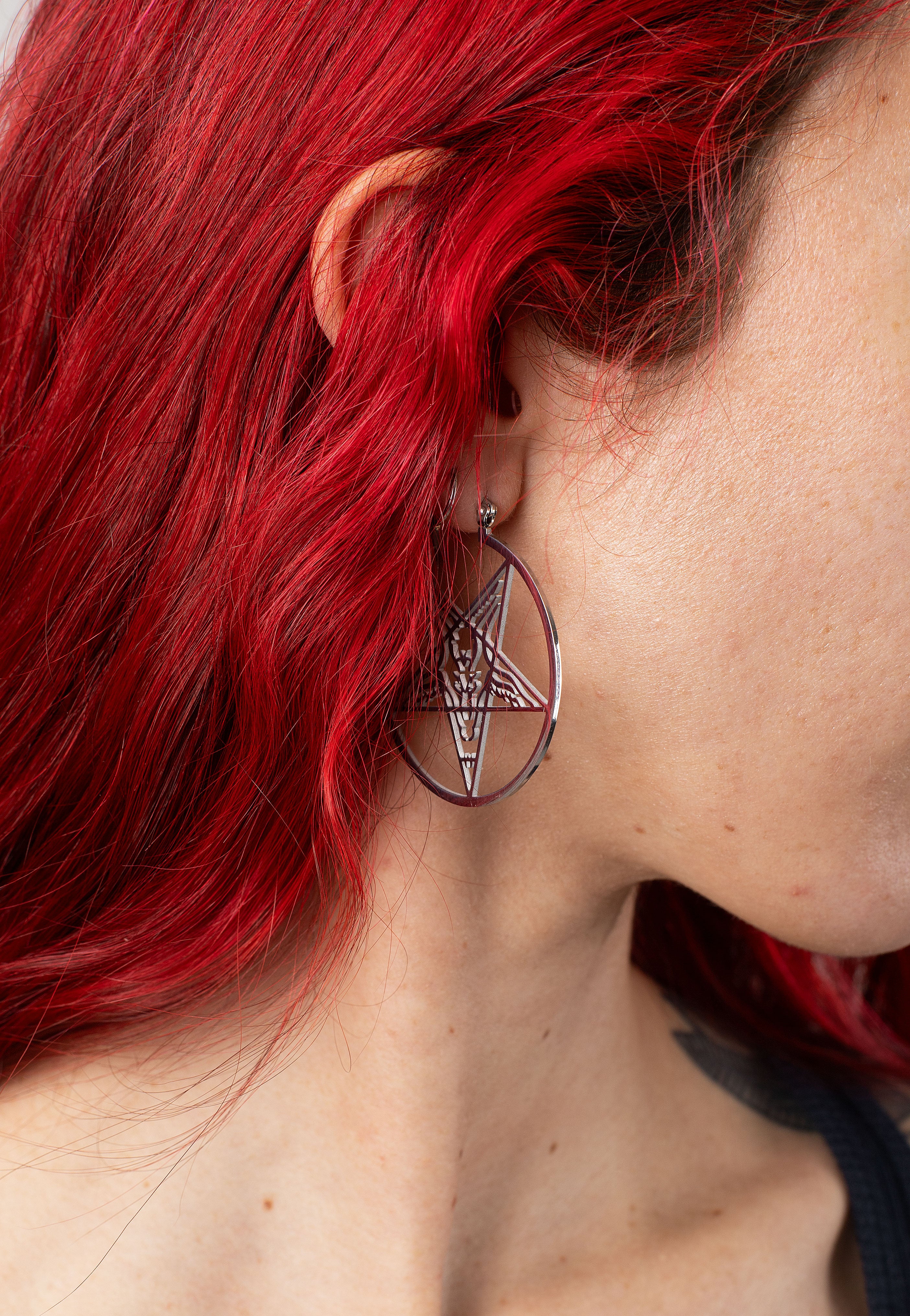 Easure - Pentagram Round - Earrings | Neutral-Image