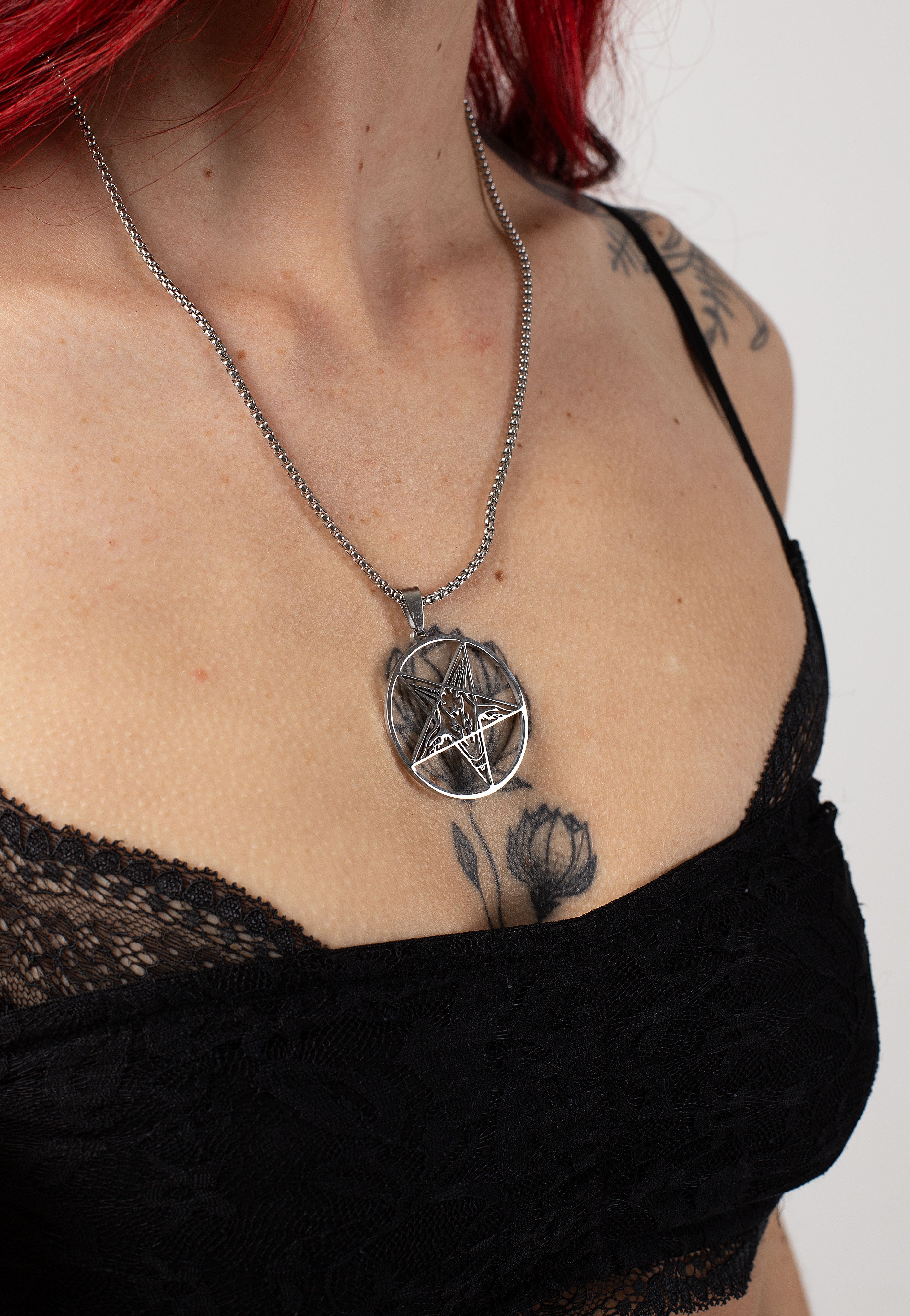 Easure - Pentagram Round - Necklace | Neutral-Image