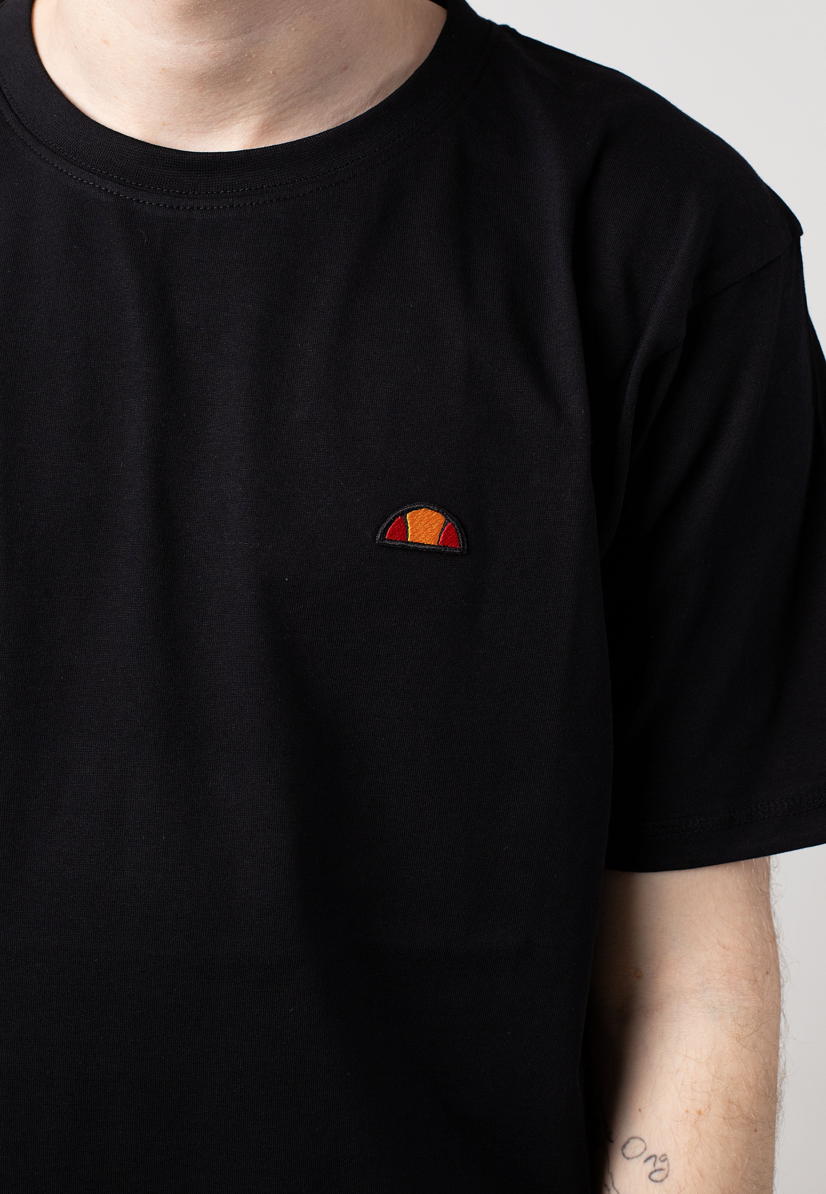 Ellesse - Cassica Black - T-Shirt | Men-Image