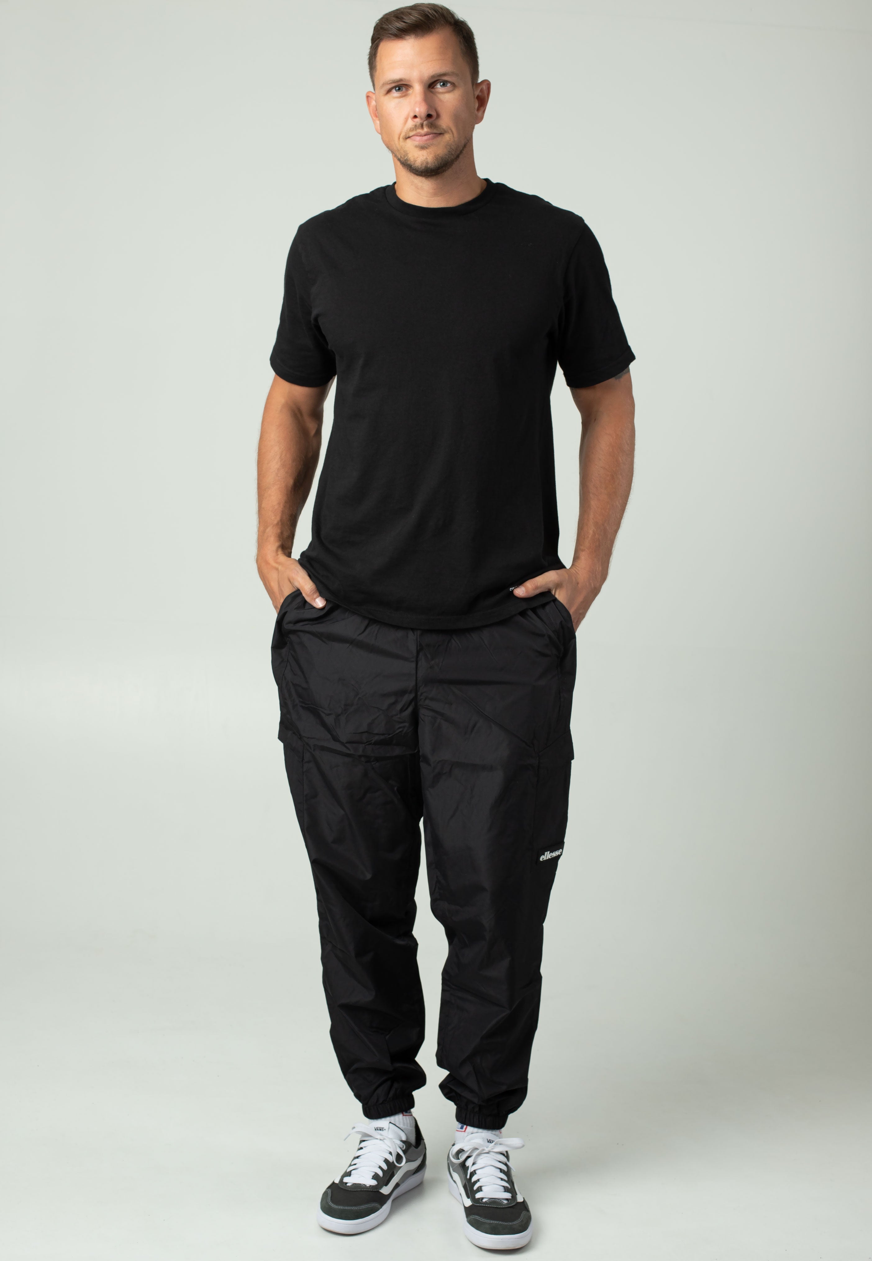 Ellesse - Guetta Track Black - Pants | Men-Image