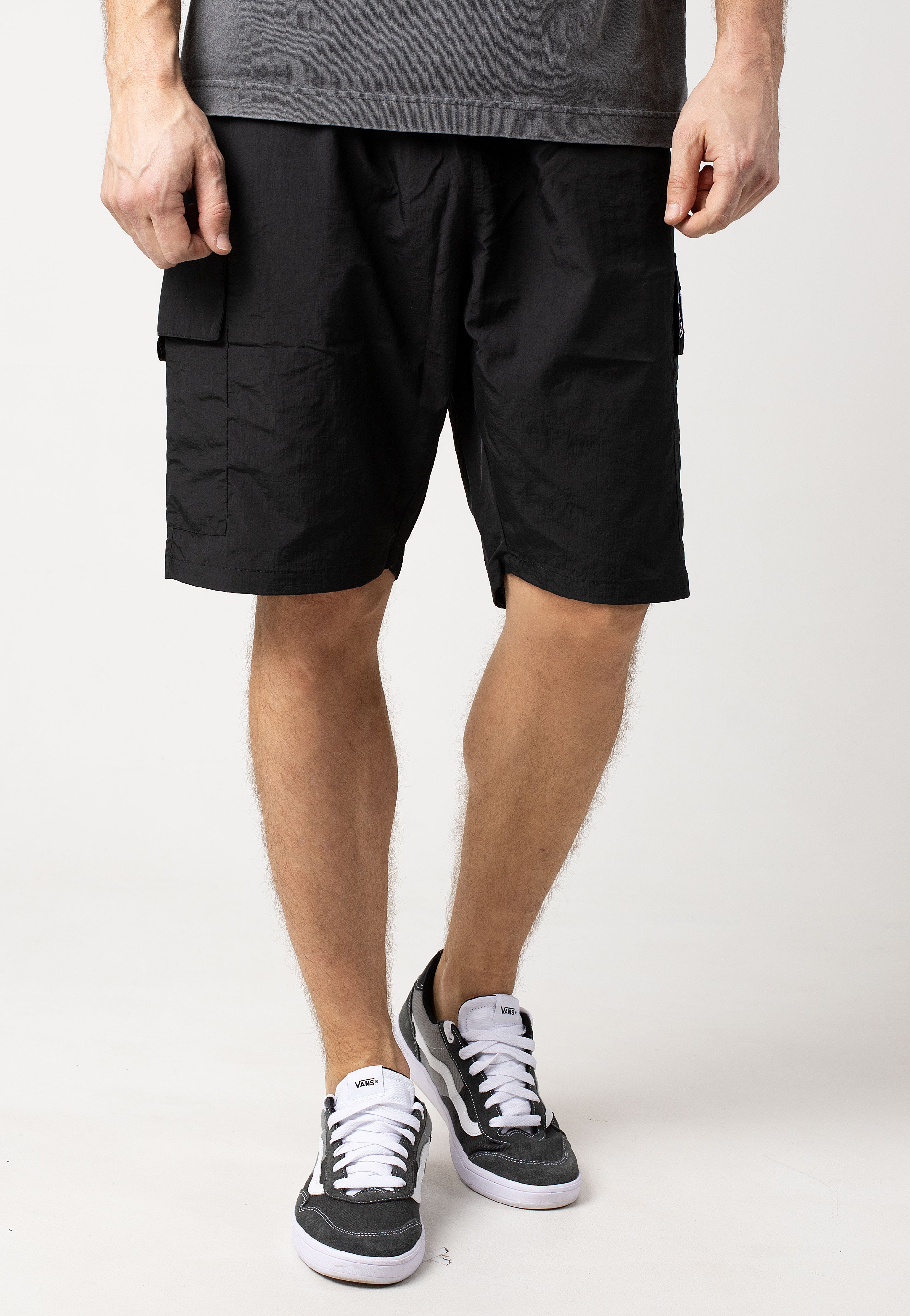 Ellesse - Yulio Cargo Washed Black - Shorts | Men-Image