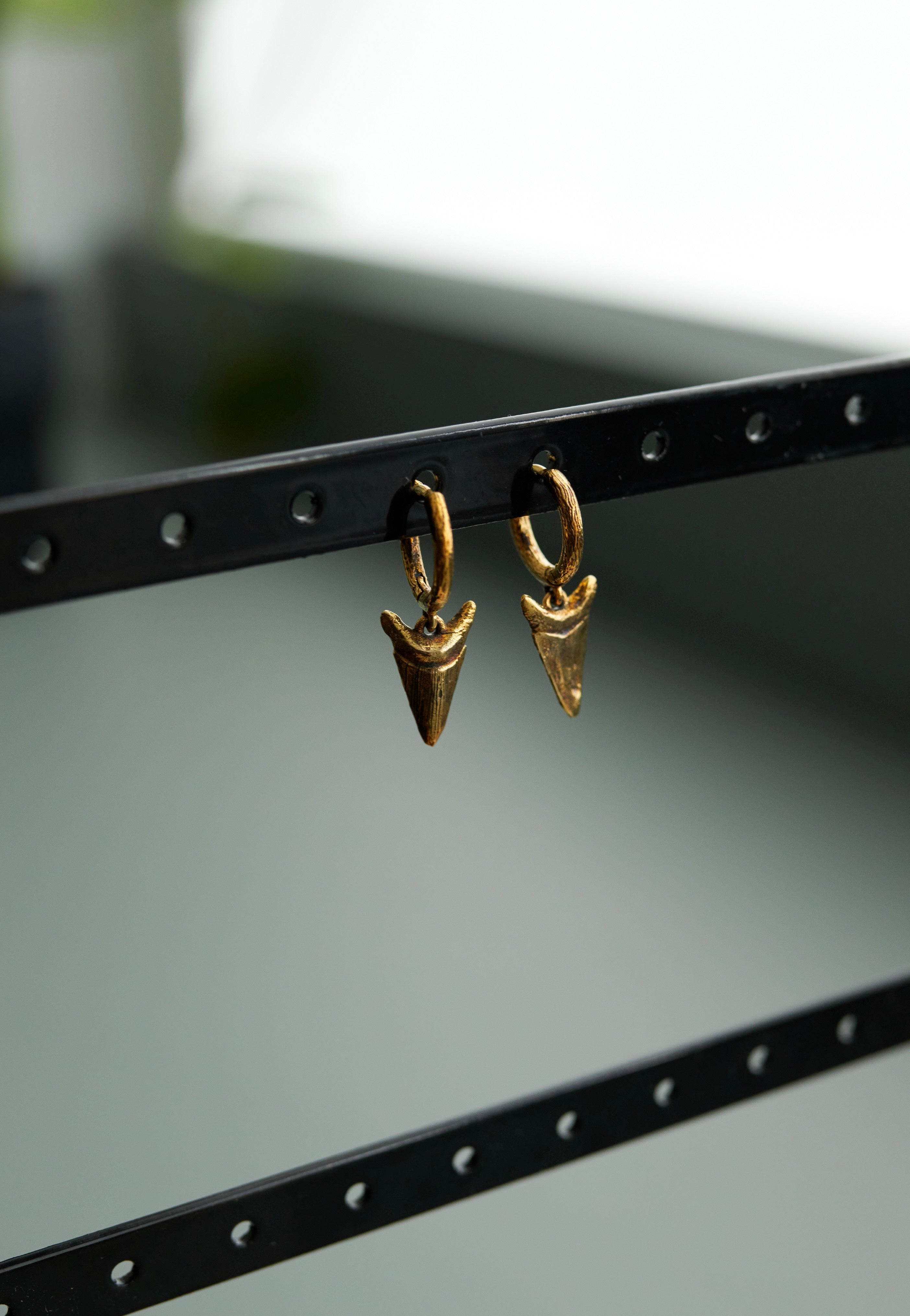 Ask & Embla - Carnivore Gold - Earrings | Neutral-Image