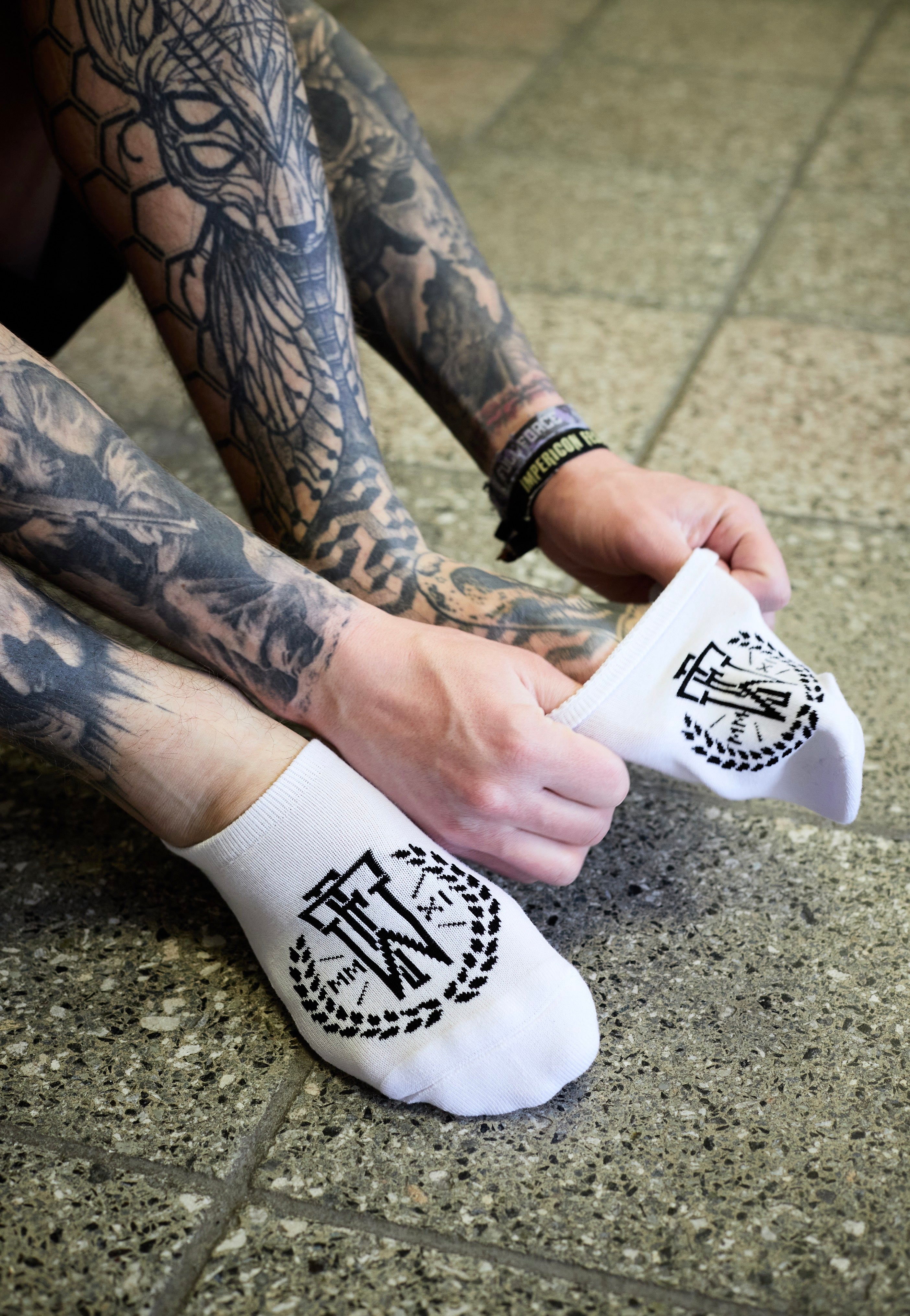 Fuchsteufelswild - Logo White Sneaker - Socks | Neutral-Image