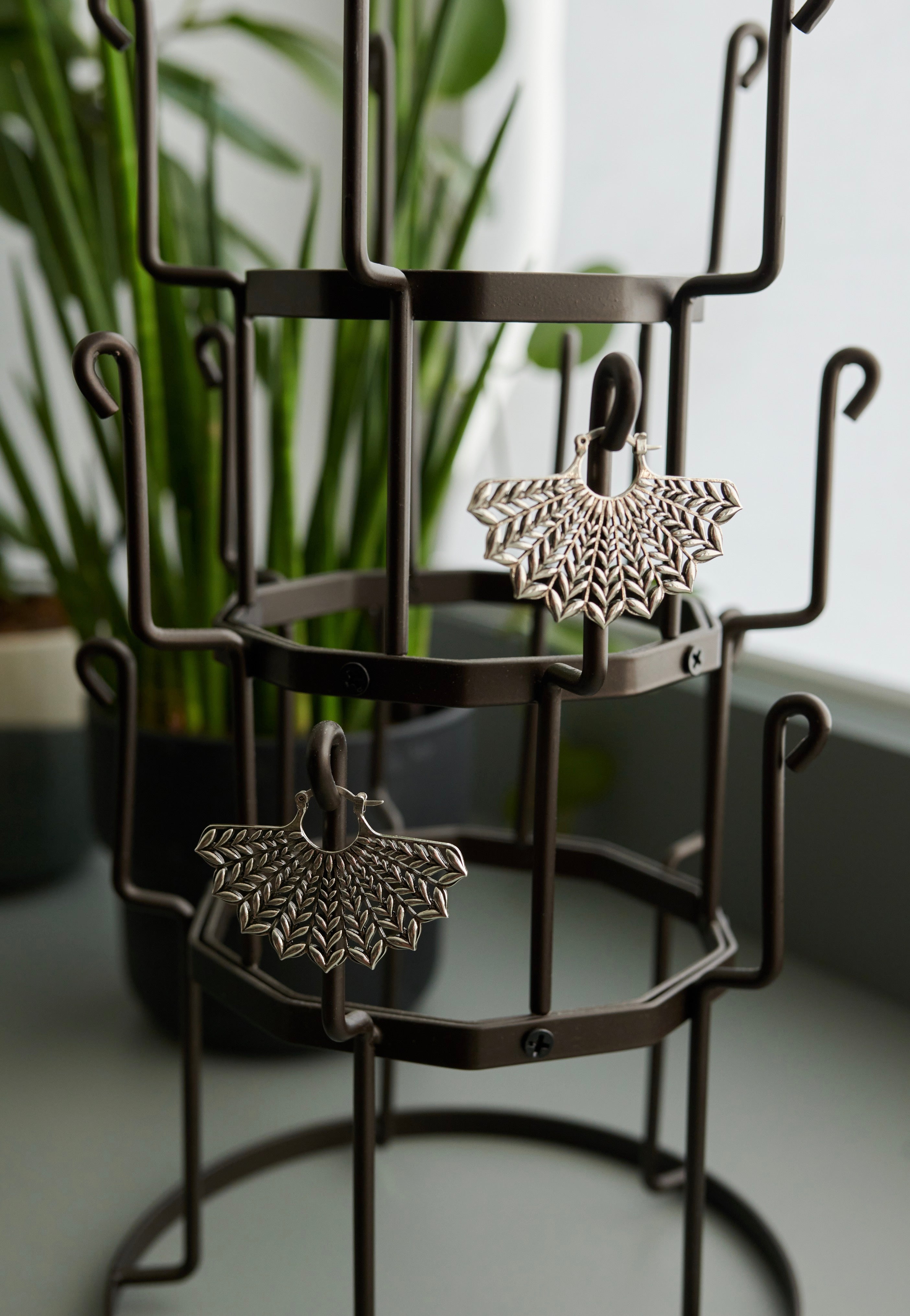 Ask & Embla - Ivy Fan Silver - Earrings | Neutral-Image